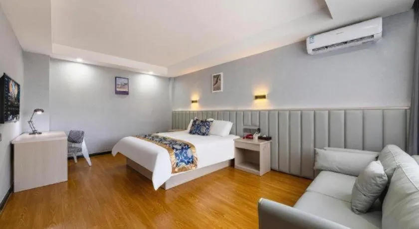 Bed in Yue Lai Yue Hotel