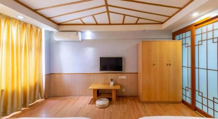 Bed in Yue Lai Yue Hotel