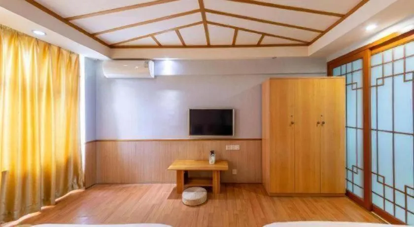 Bed in Yue Lai Yue Hotel