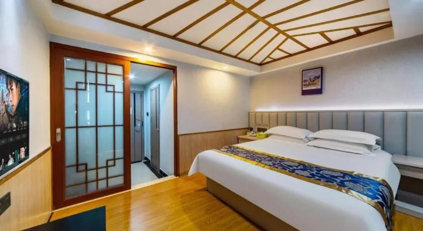 Bed in Yue Lai Yue Hotel