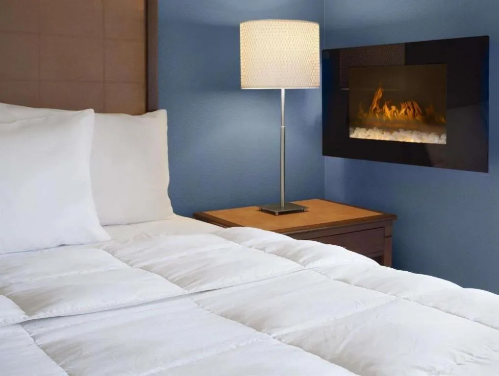 Bed in Days Inn by Wyndham Lacey Olympia Area