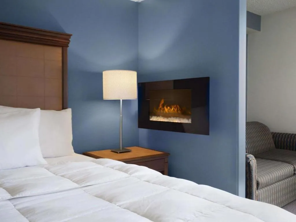 Bed in Days Inn by Wyndham Lacey Olympia Area