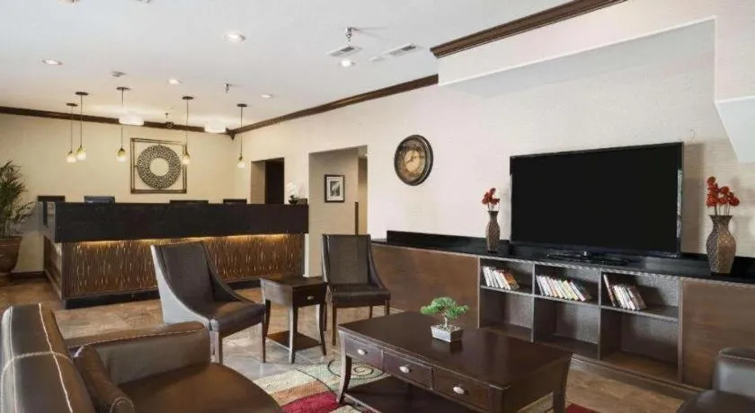 Days Inn by Wyndham Lacey Olympia Area