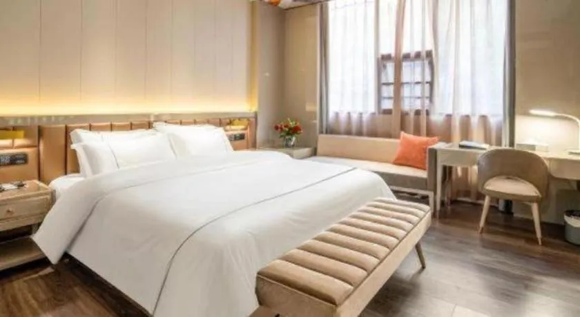 Bed in Tomeet Hotel