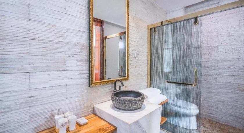 LARNG YAY  Riverview Resort Hotel