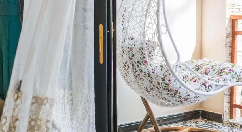 LARNG YAY  Riverview Resort Hotel