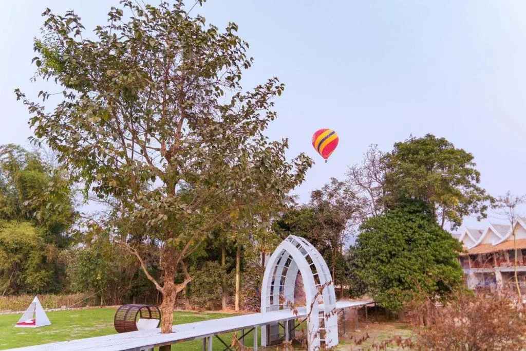 LARNG YAY  Riverview Resort Hotel