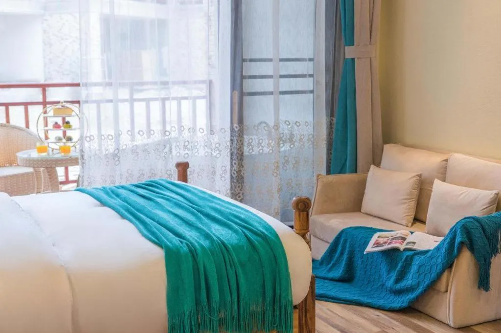 Bed in LARNG YAY  Riverview Resort Hotel