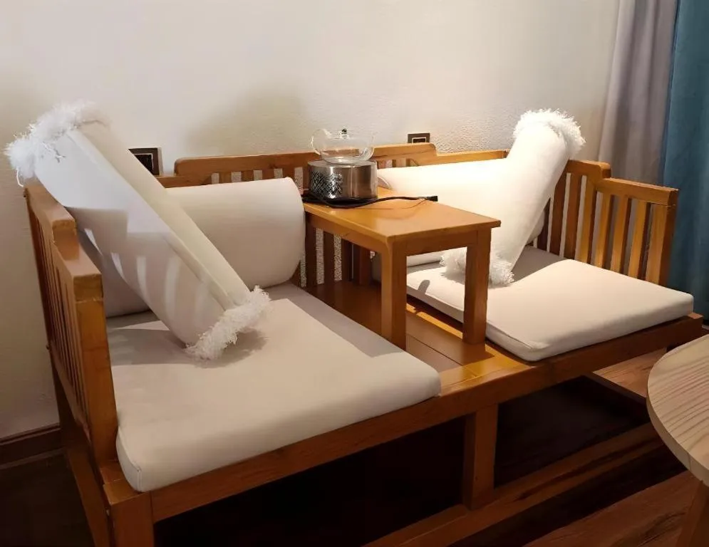 LARNG YAY  Riverview Resort Hotel