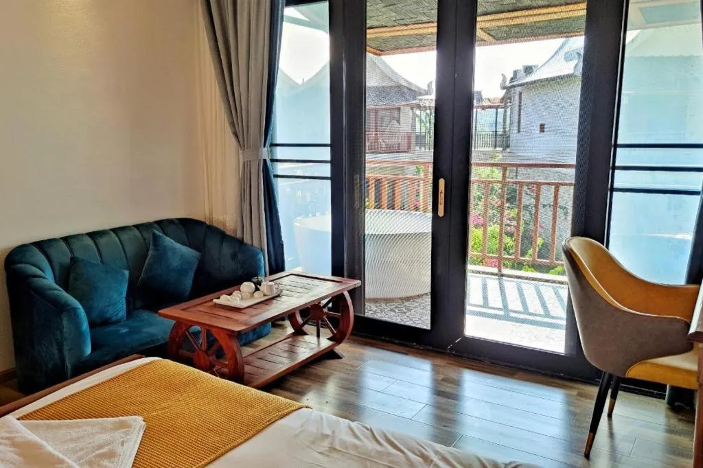 Bed in LARNG YAY  Riverview Resort Hotel