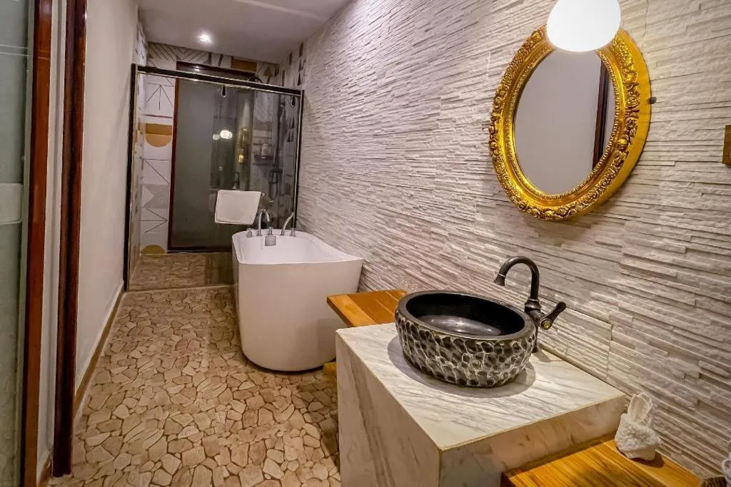 LARNG YAY  Riverview Resort Hotel