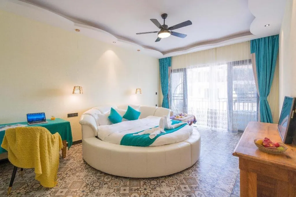 Bed in LARNG YAY  Riverview Resort Hotel