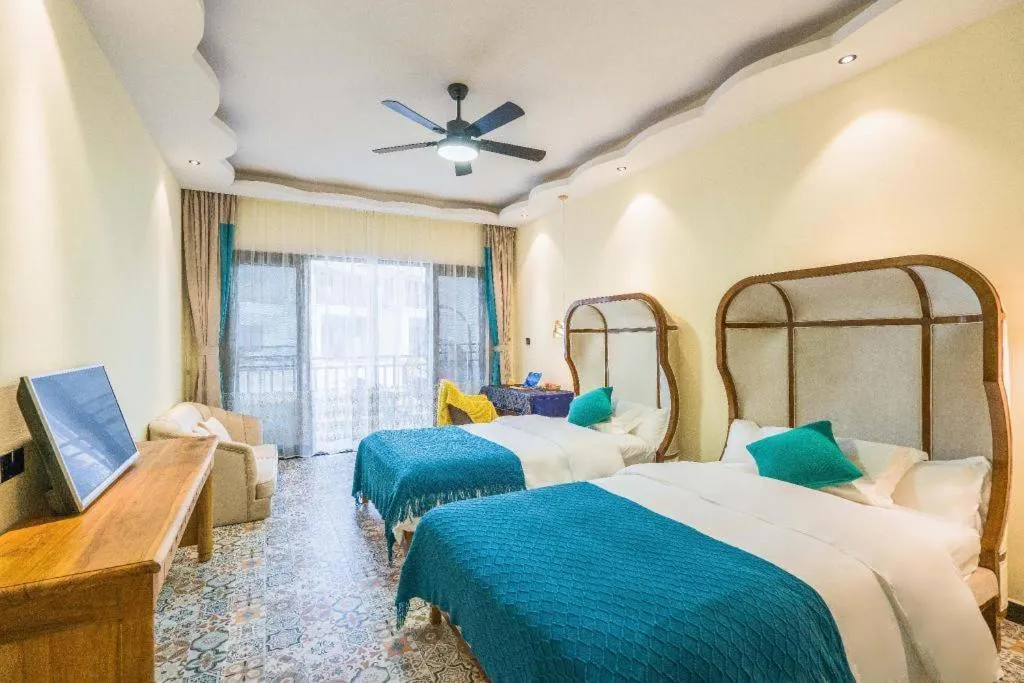 Bed in LARNG YAY  Riverview Resort Hotel