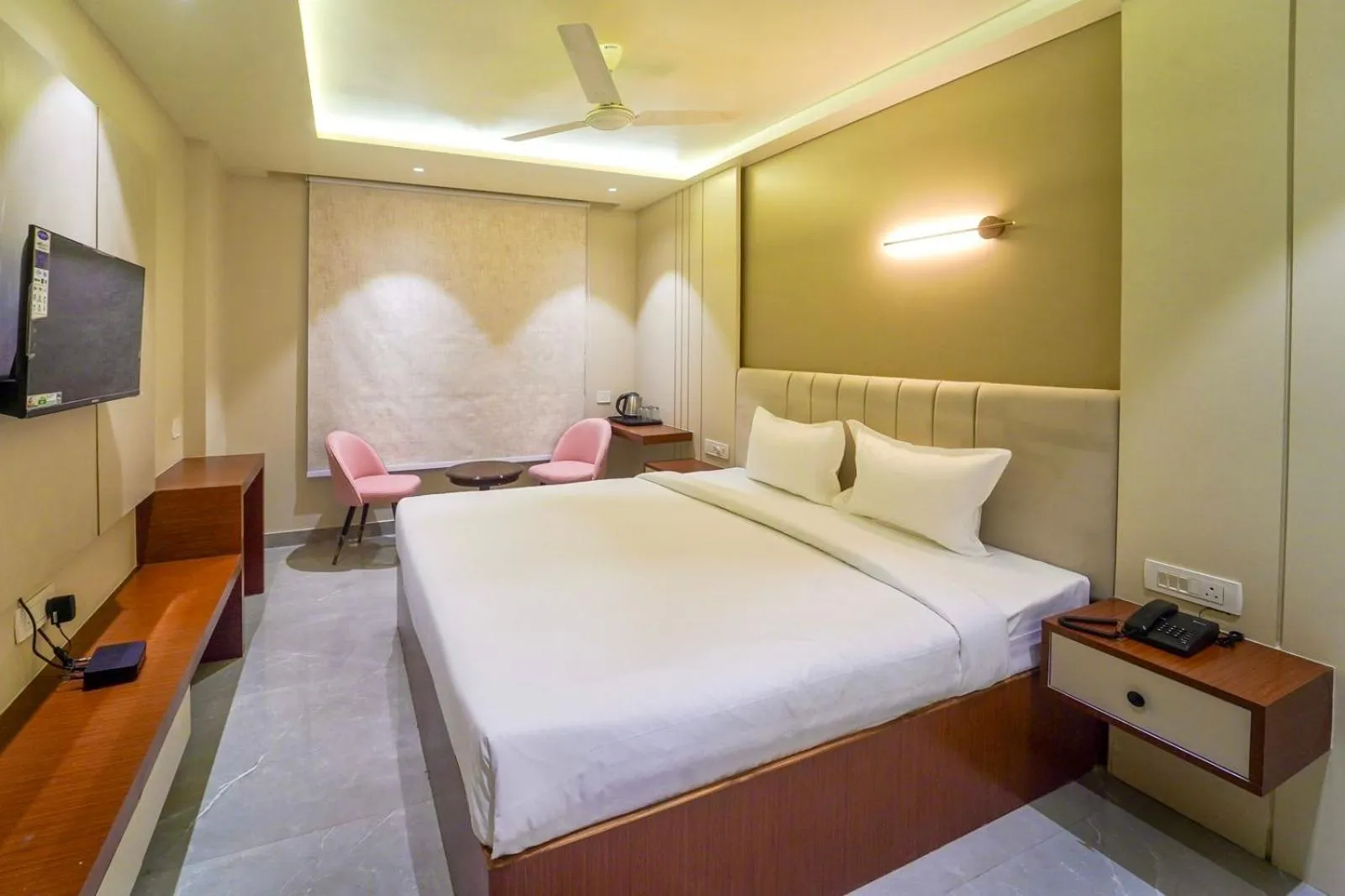 Bed in THE URBAN VILLA