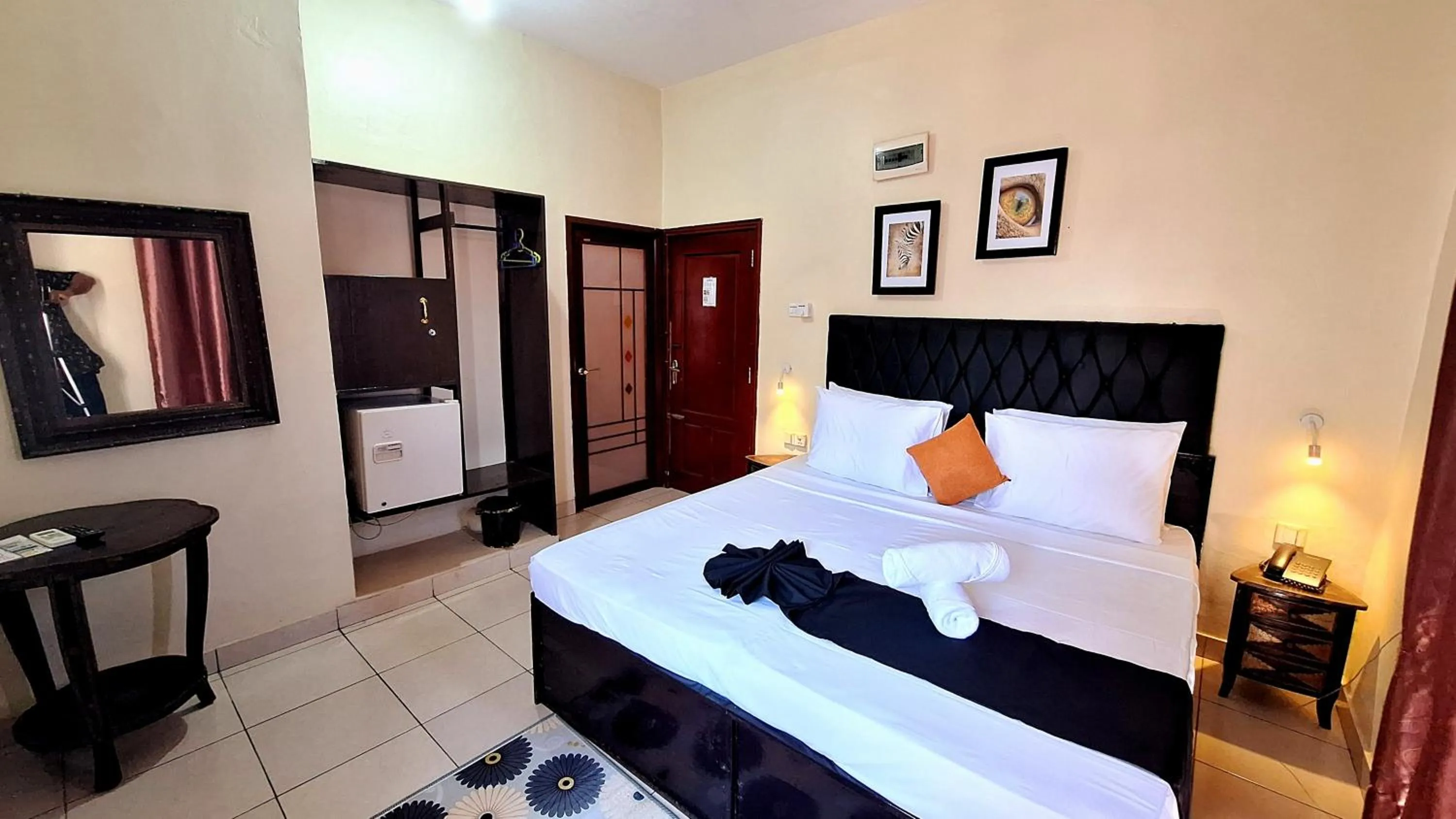 Bedroom, Bed in Rumaisa Hotel