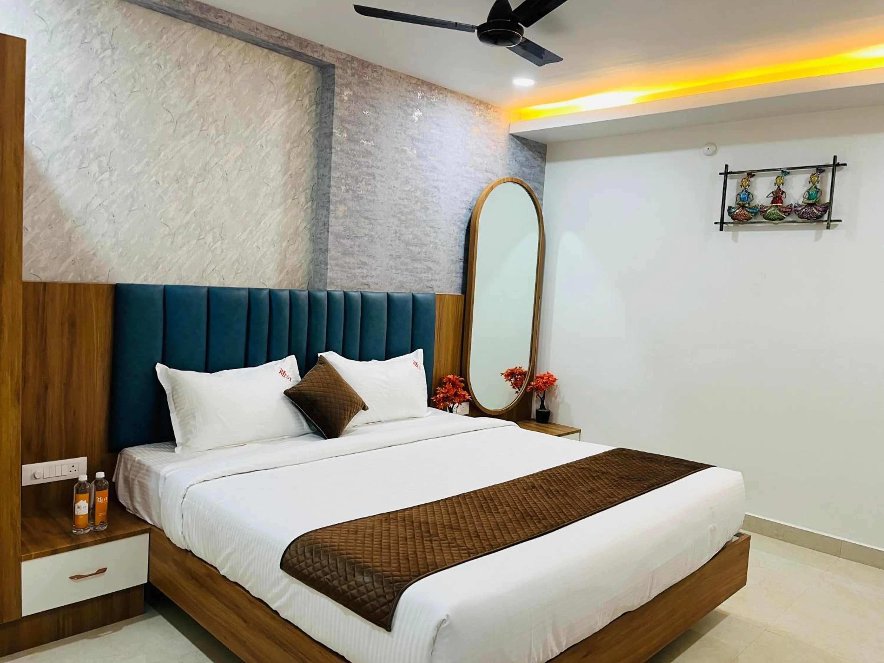 Bedroom, Bed in Hotel Viola Suites Madhapur, Business Hotel