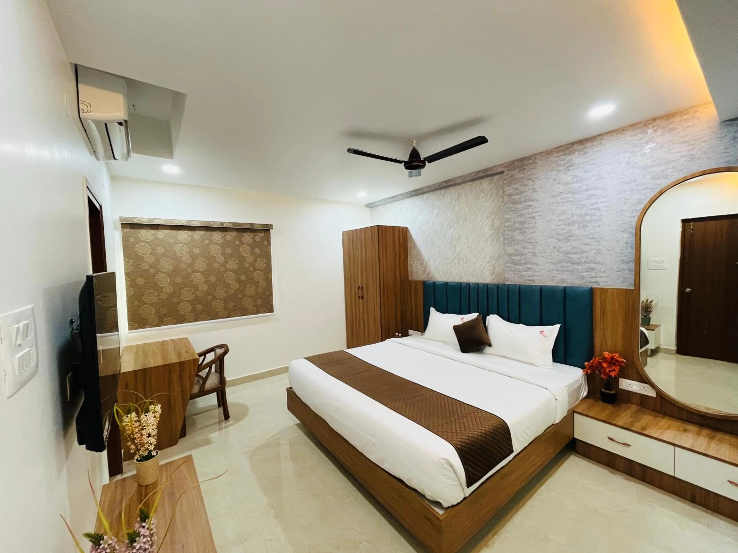 Photo of the whole room, Bed in Hotel Viola Suites Madhapur, Business Hotel