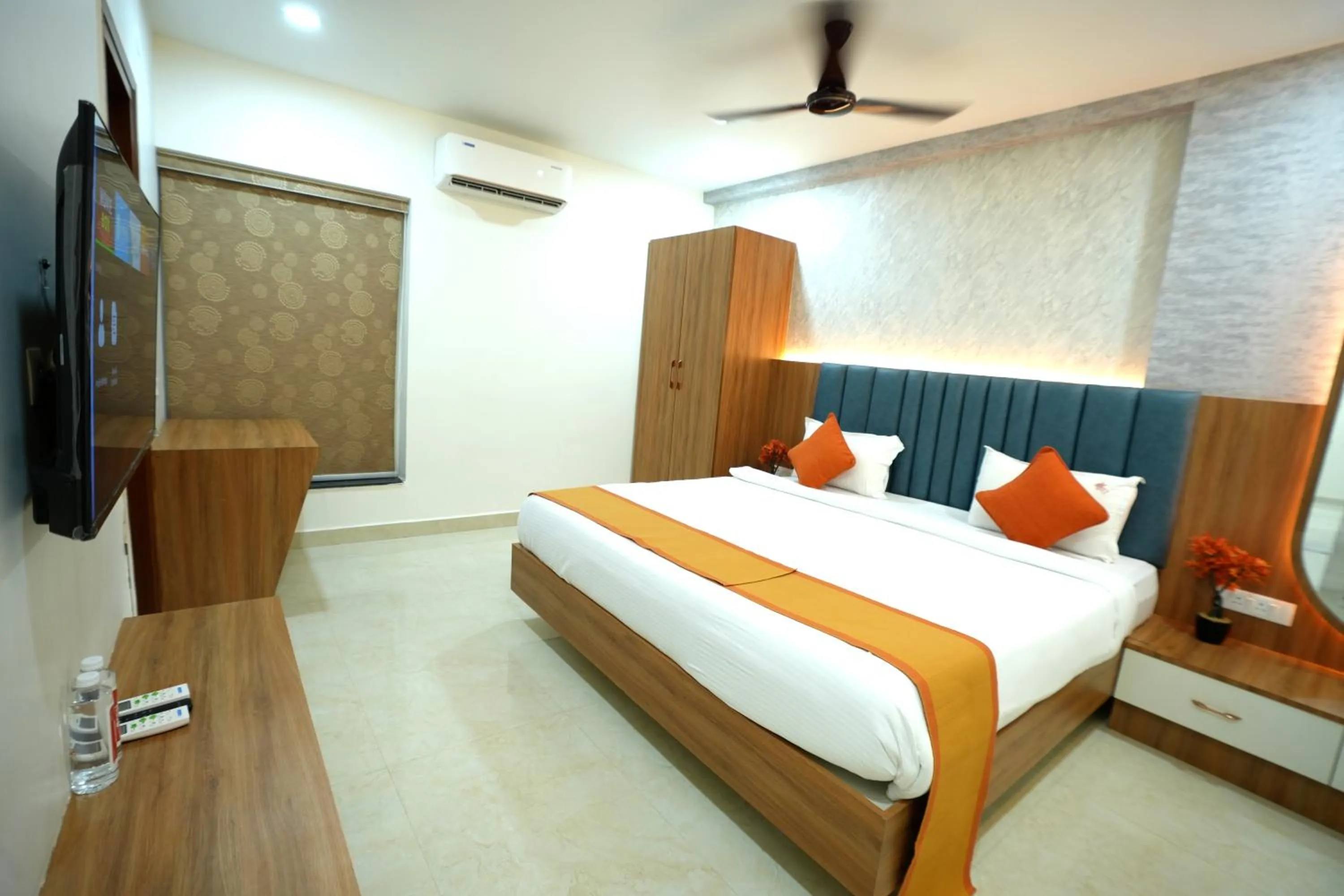 Photo of the whole room, Bed in Hotel Viola Suites Madhapur, Business Hotel