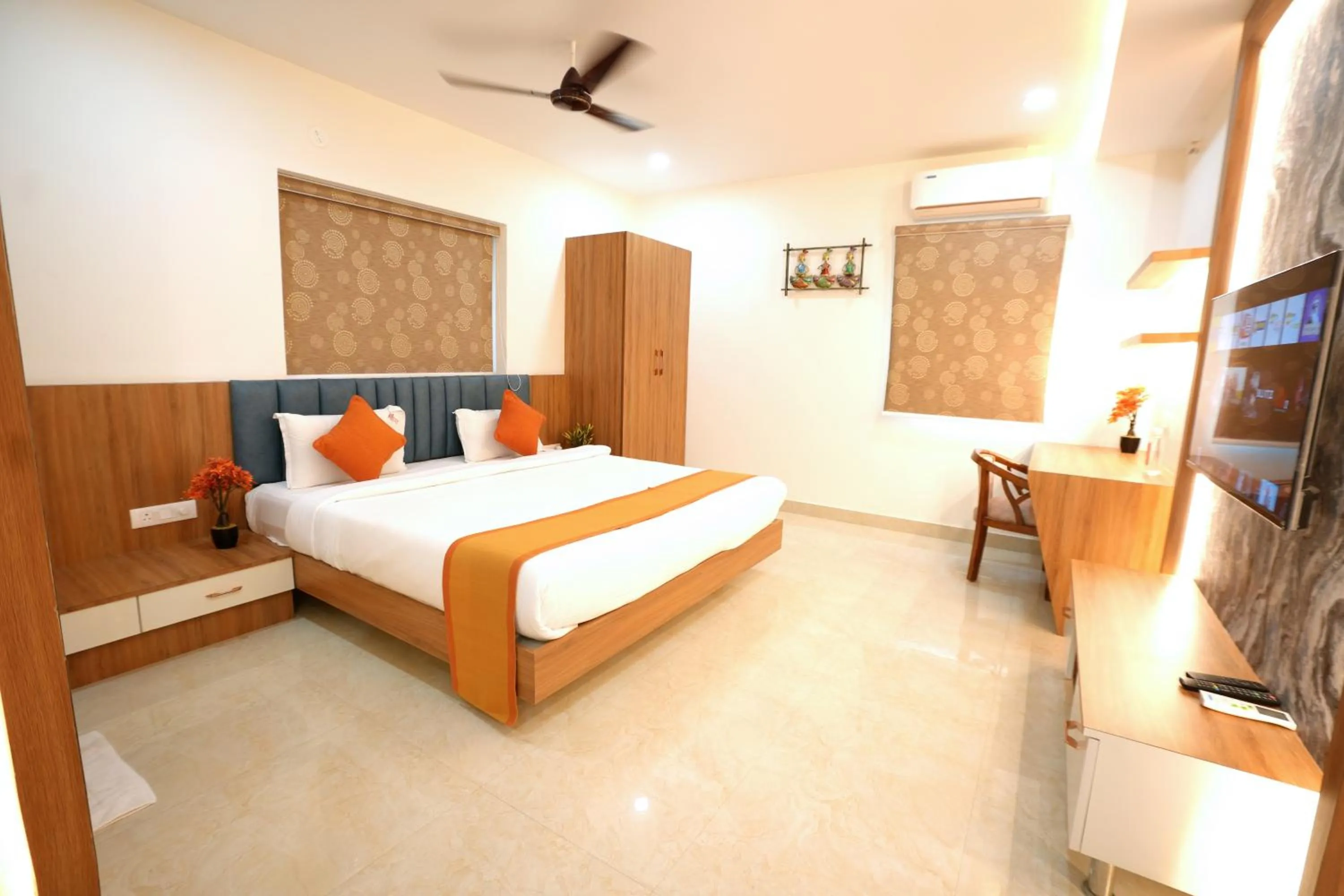 Bed in Hotel Viola Suites Madhapur, Business Hotel