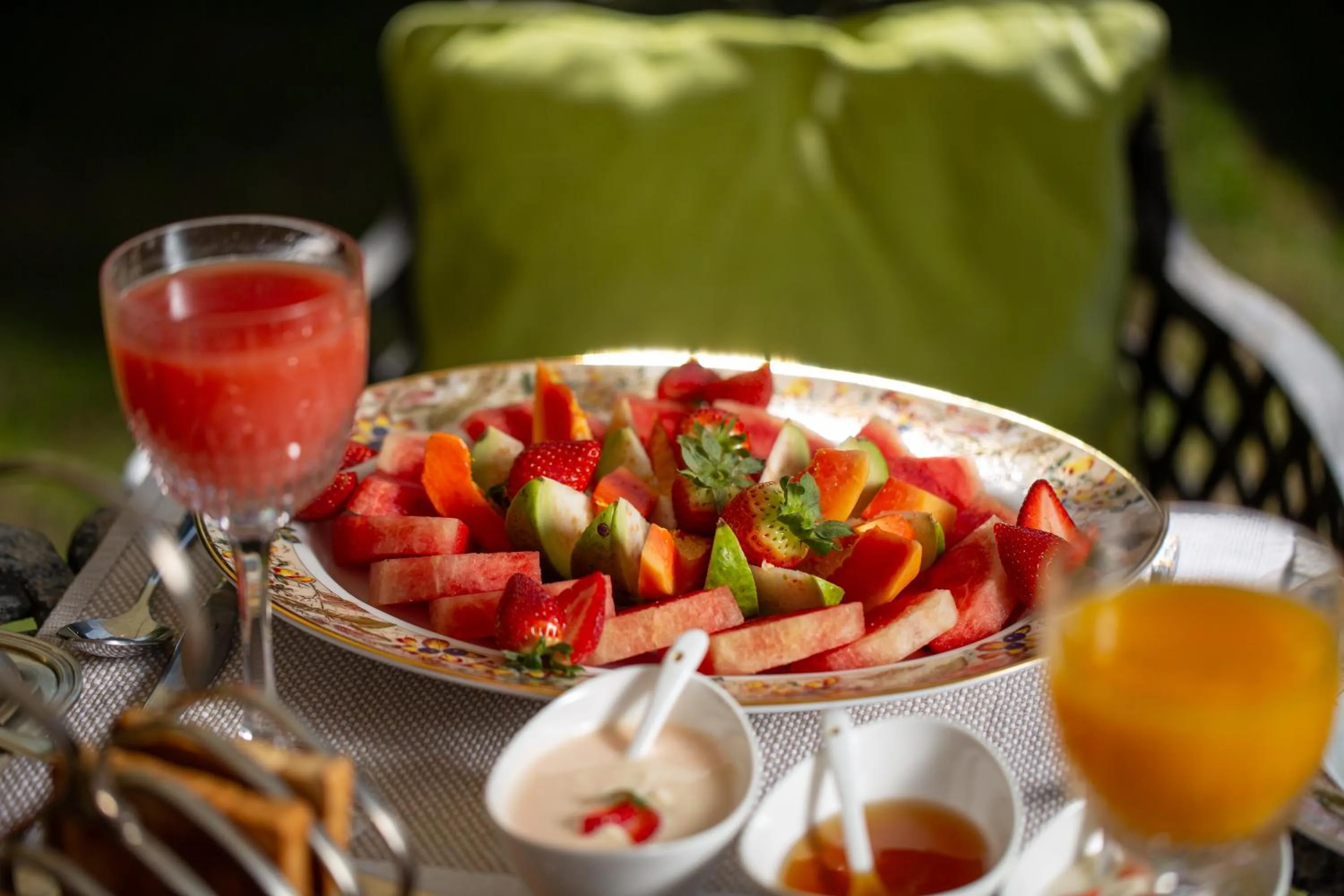 Food and drinks in Marlihill Bungalow - A CGH Earth SAHA Experience