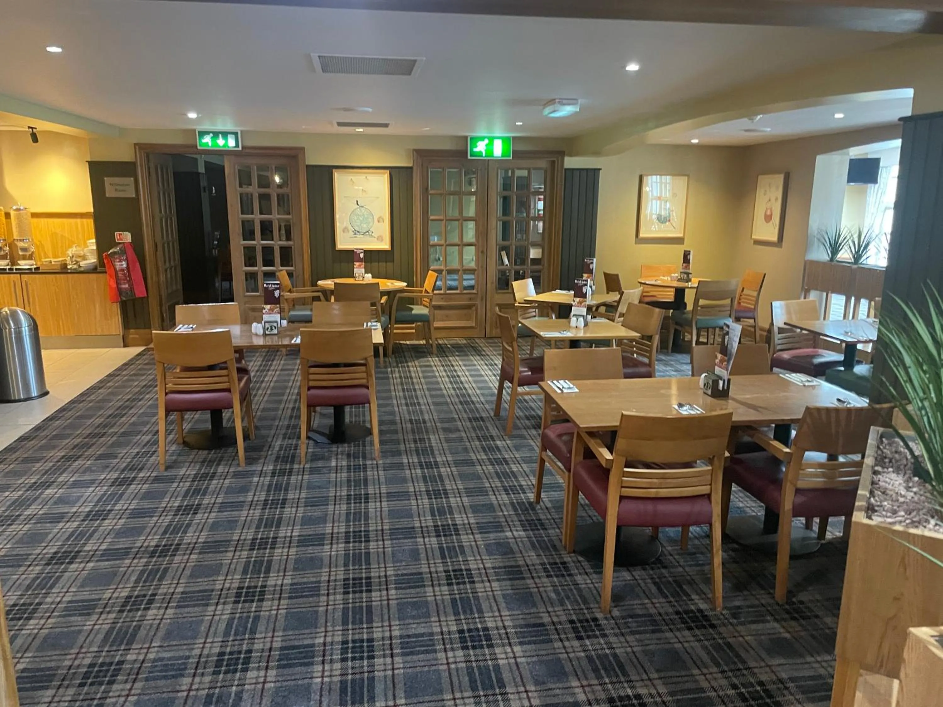 Restaurant/places to eat in Airport Inn Manchester
