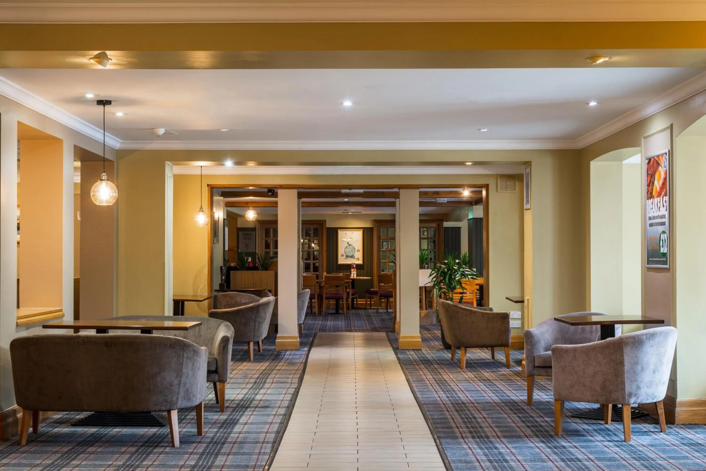 Lounge or bar in Airport Inn Manchester