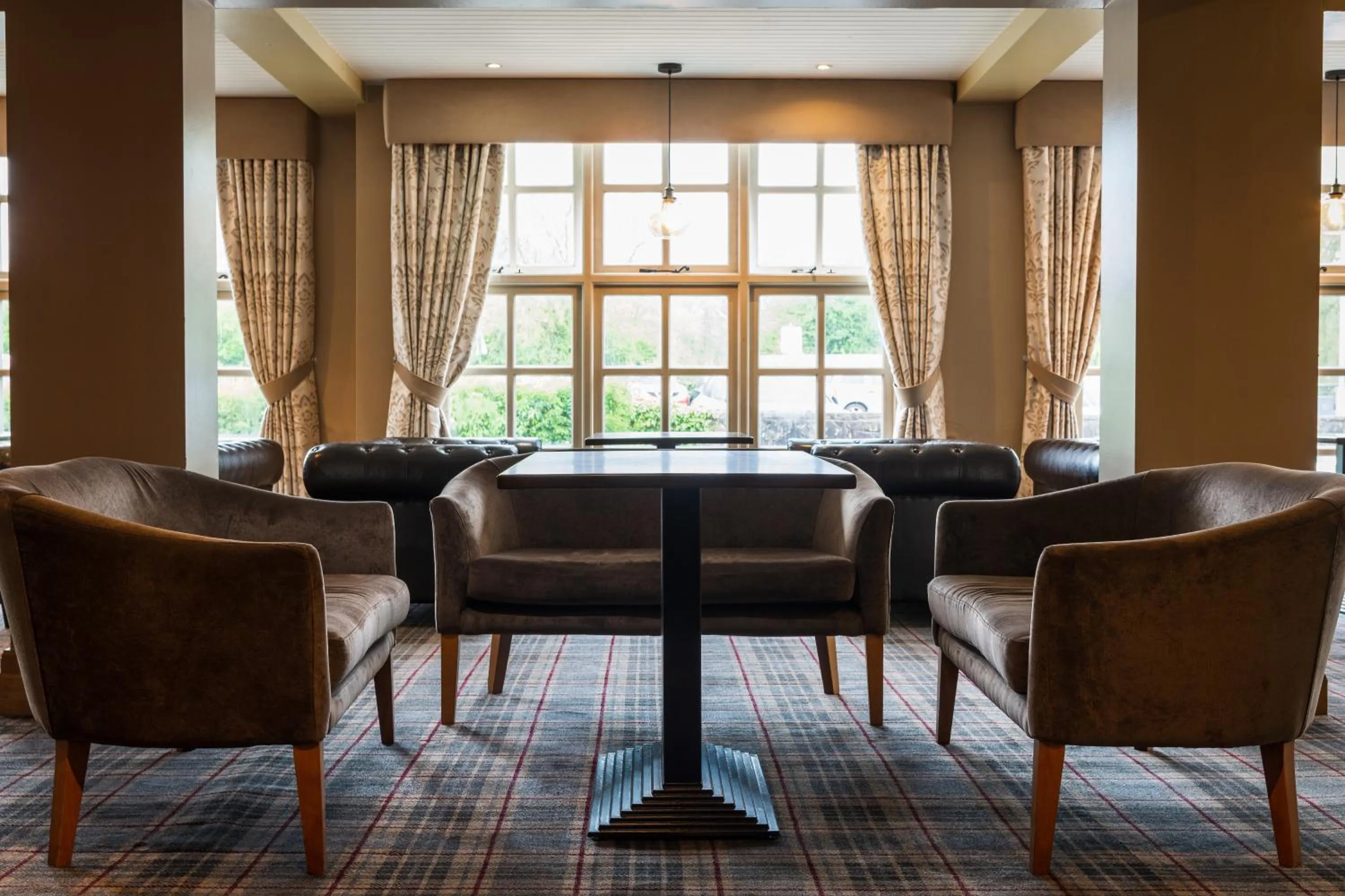 Restaurant/places to eat in Airport Inn Manchester