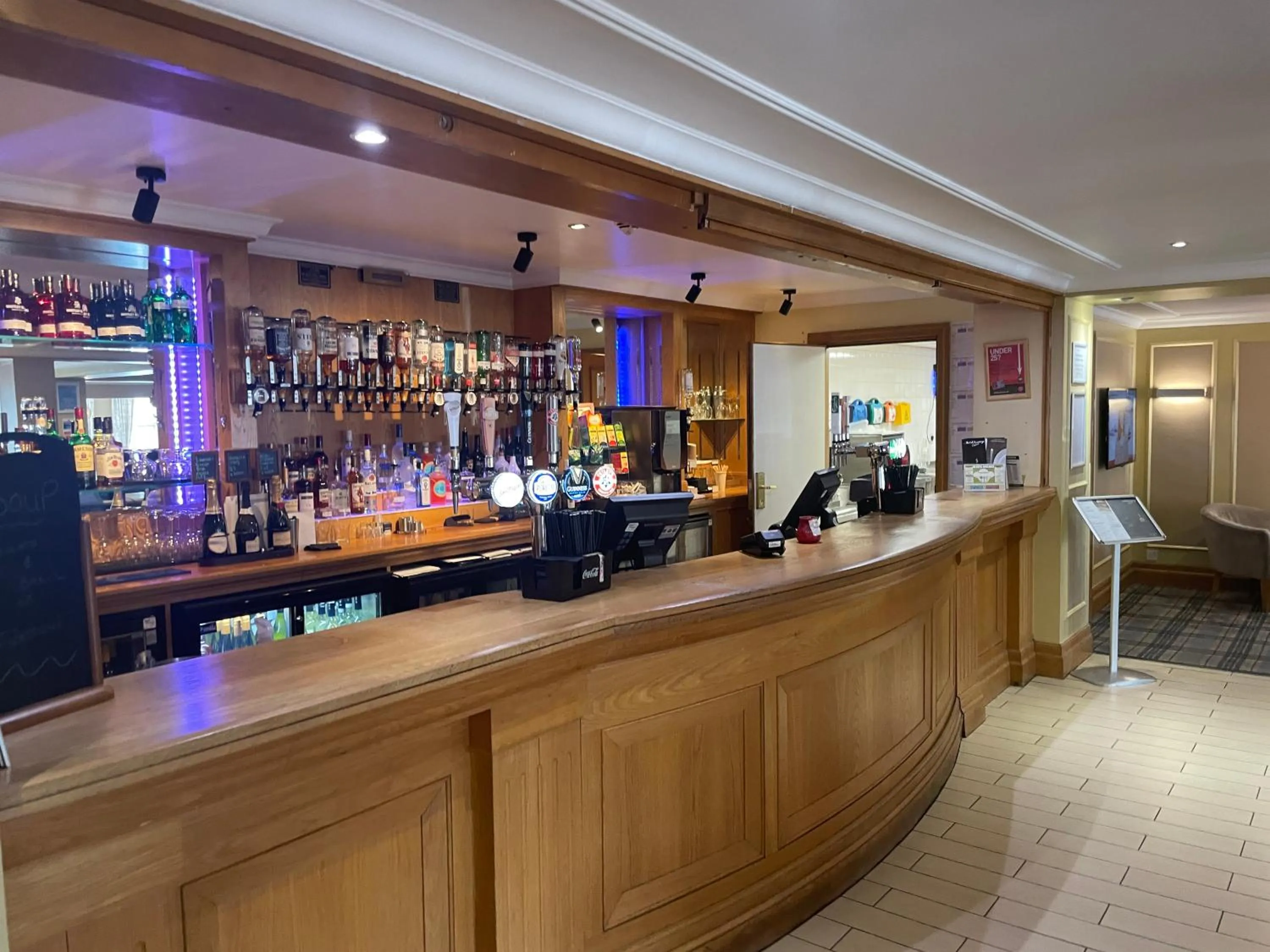 Lounge or bar in Airport Inn Manchester