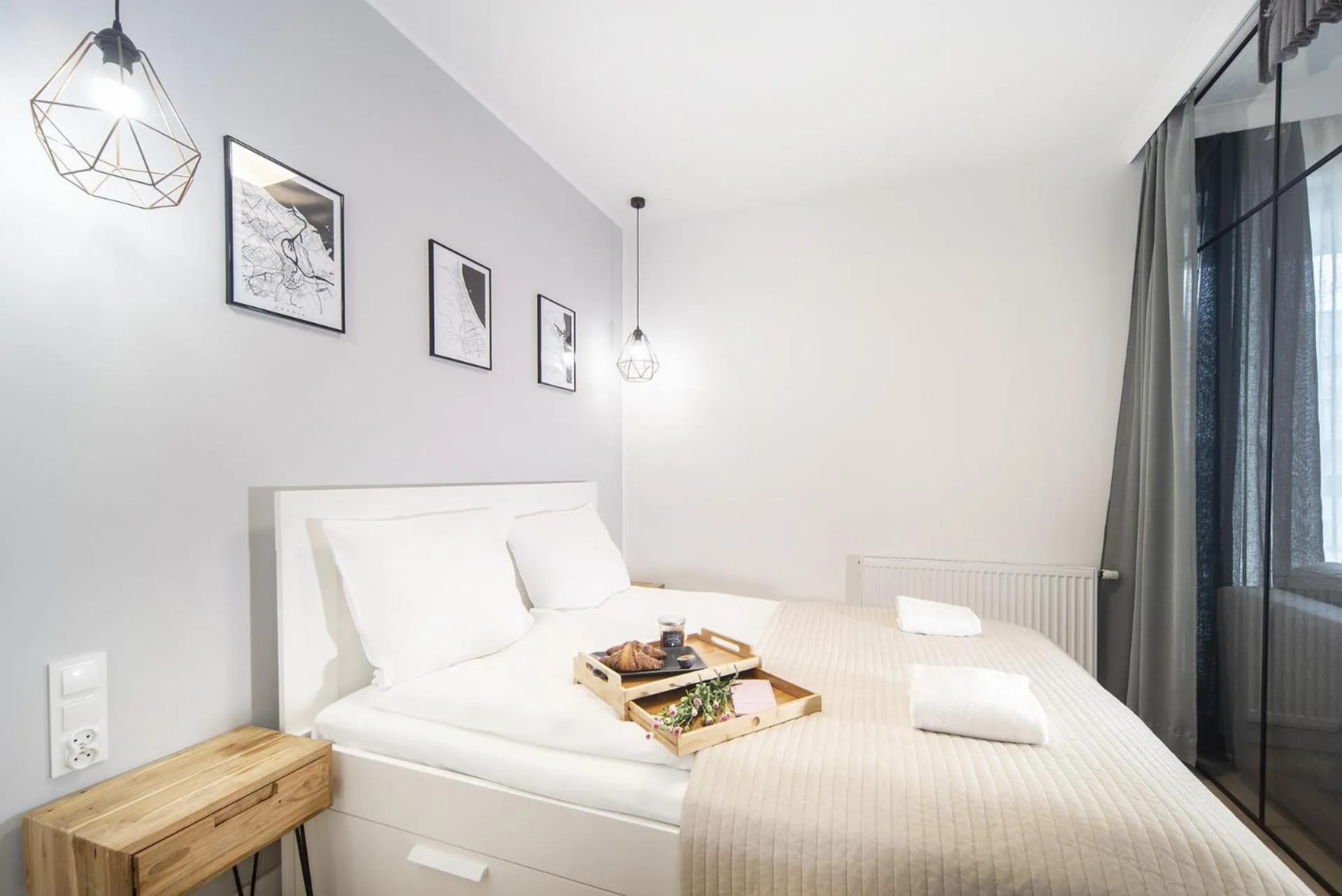 Bed in OLD Superior Apartment