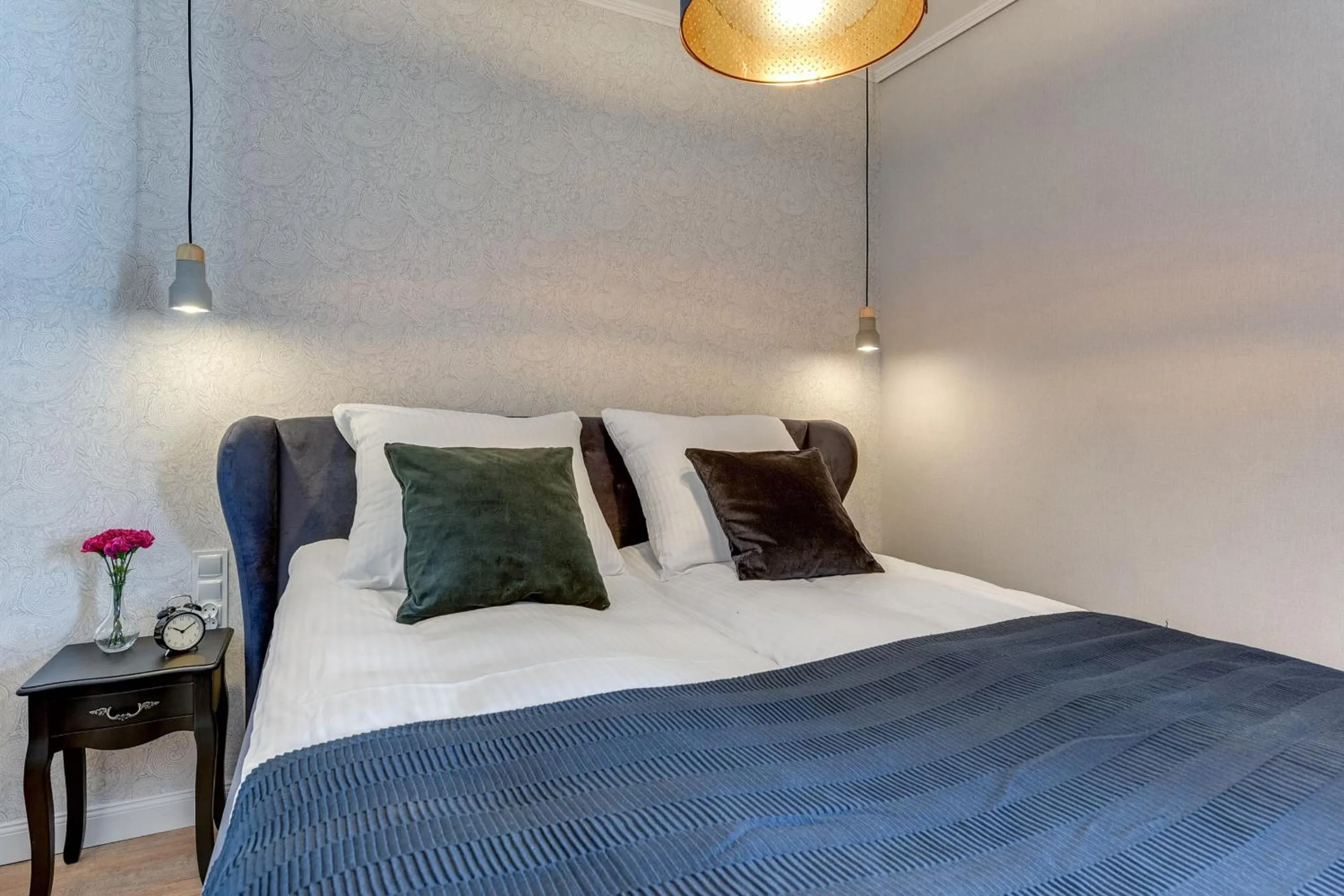 Bed in OLD Superior Apartment