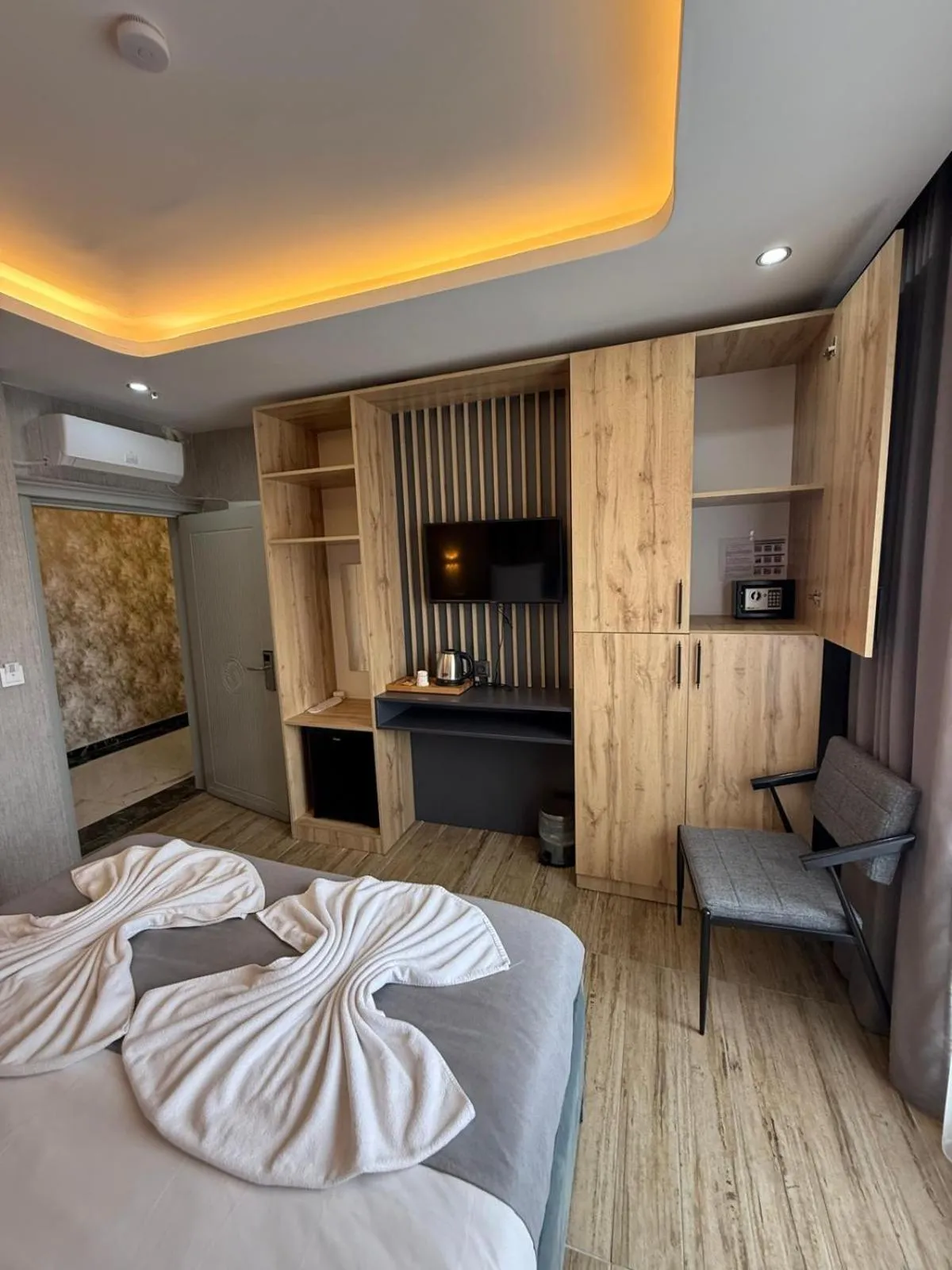 Bed in world say hotel