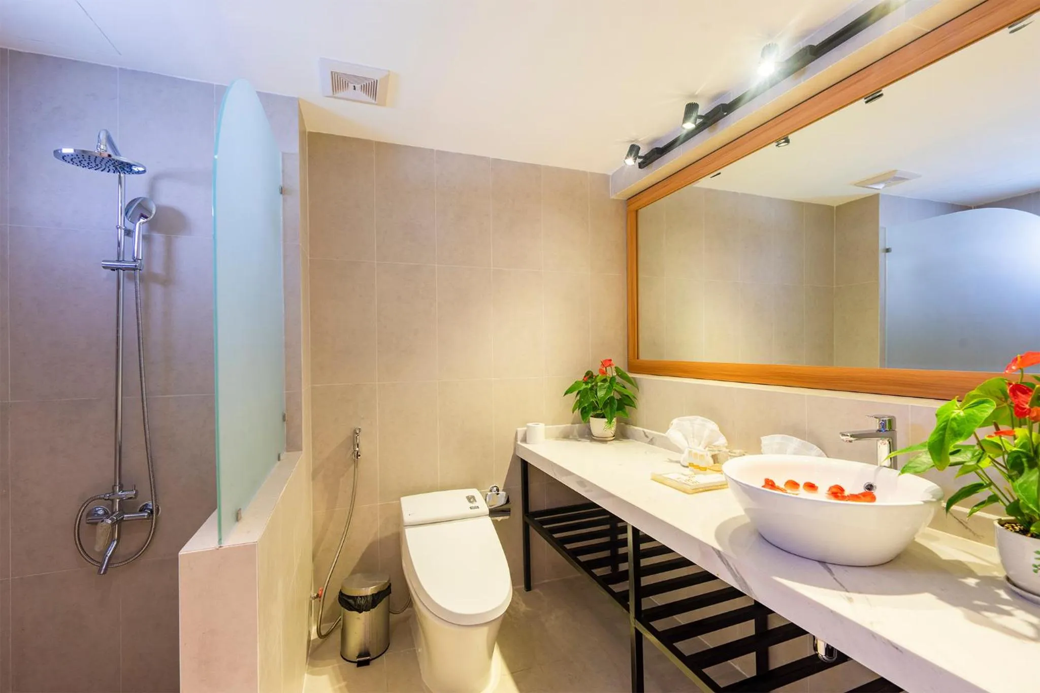 Toilet in Mercury Phu Quoc Resort & Villas