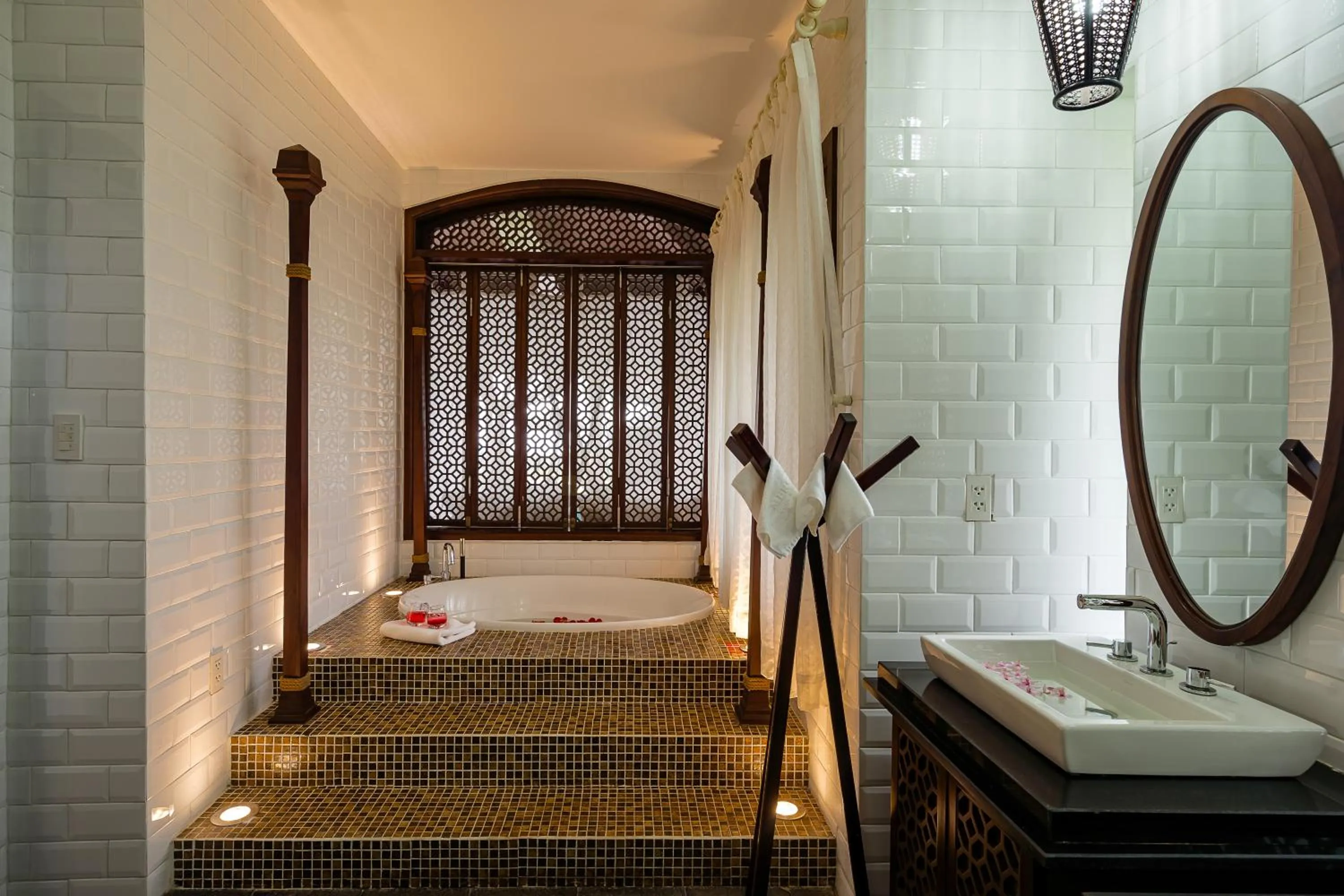 Bathroom, Bed in Mercury Phu Quoc Resort & Villas