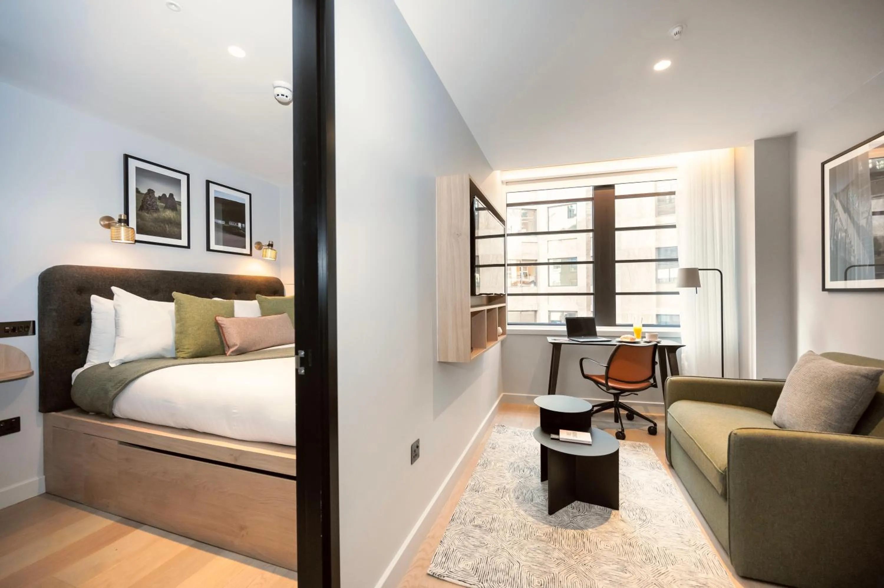 Bed in Wilde Aparthotels London Liverpool Street