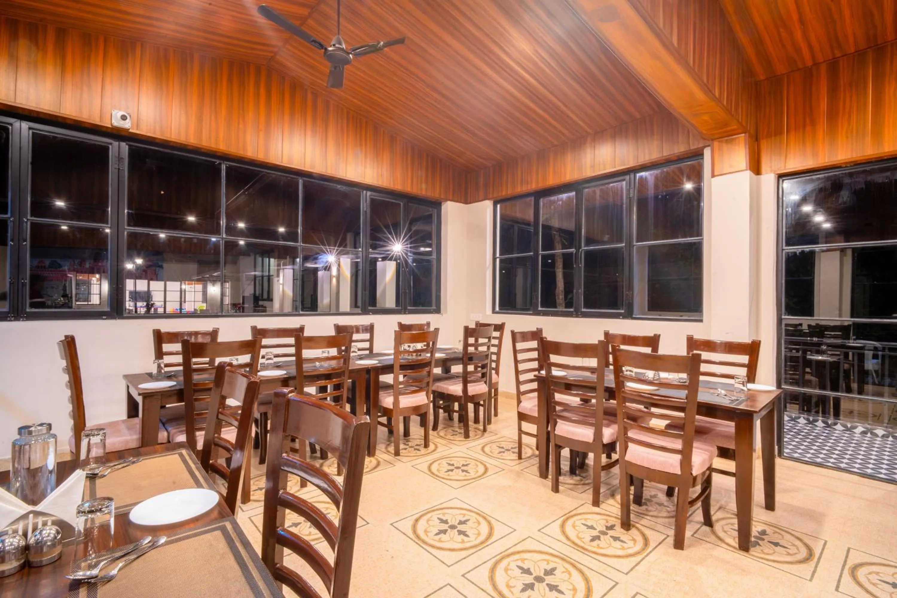 Restaurant/places to eat in Marten's Wilderness Retreat