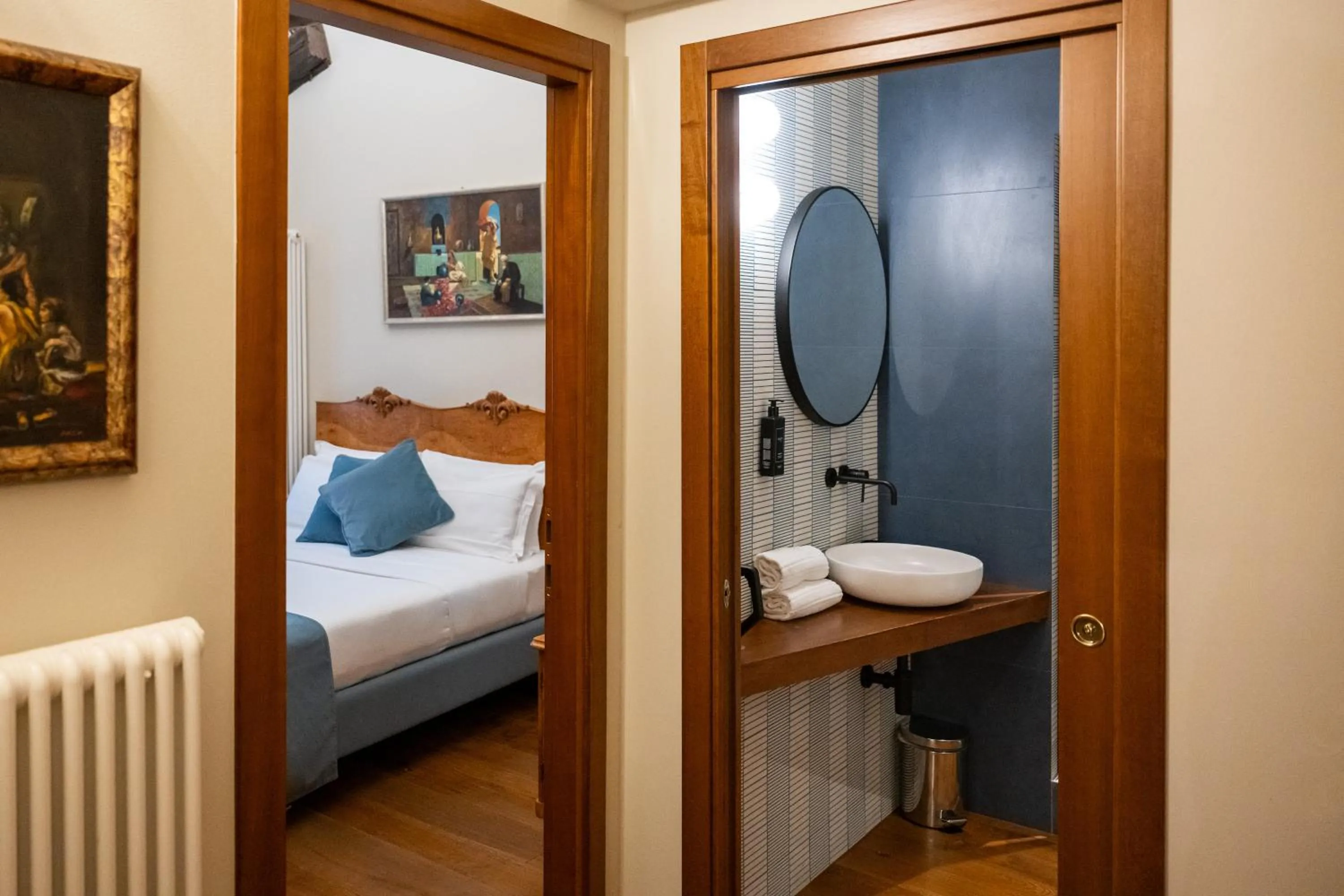 Bathroom, Bed in 1448 Antica Dimora Al Merlo Bianco