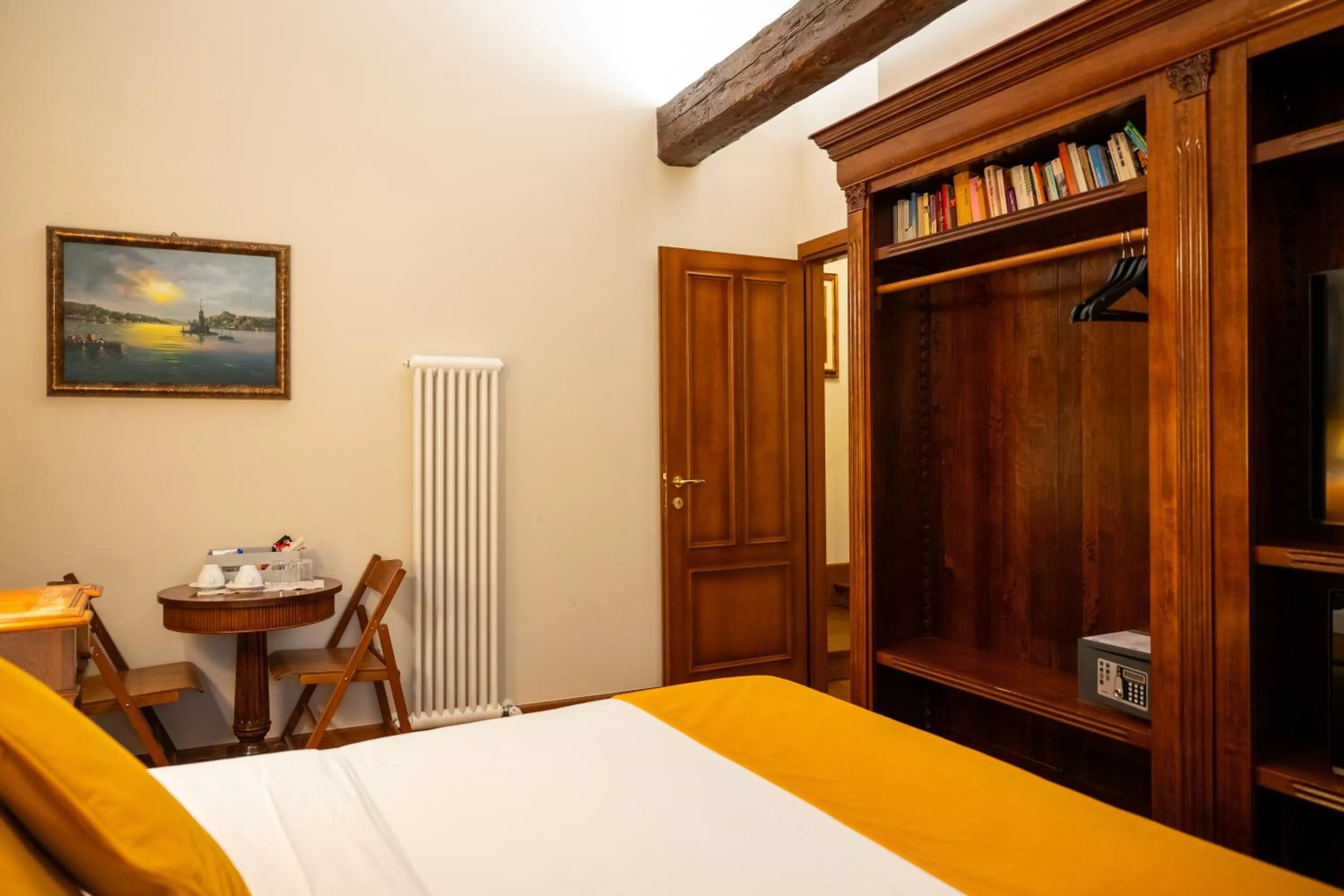 Bed in 1448 Antica Dimora Al Merlo Bianco