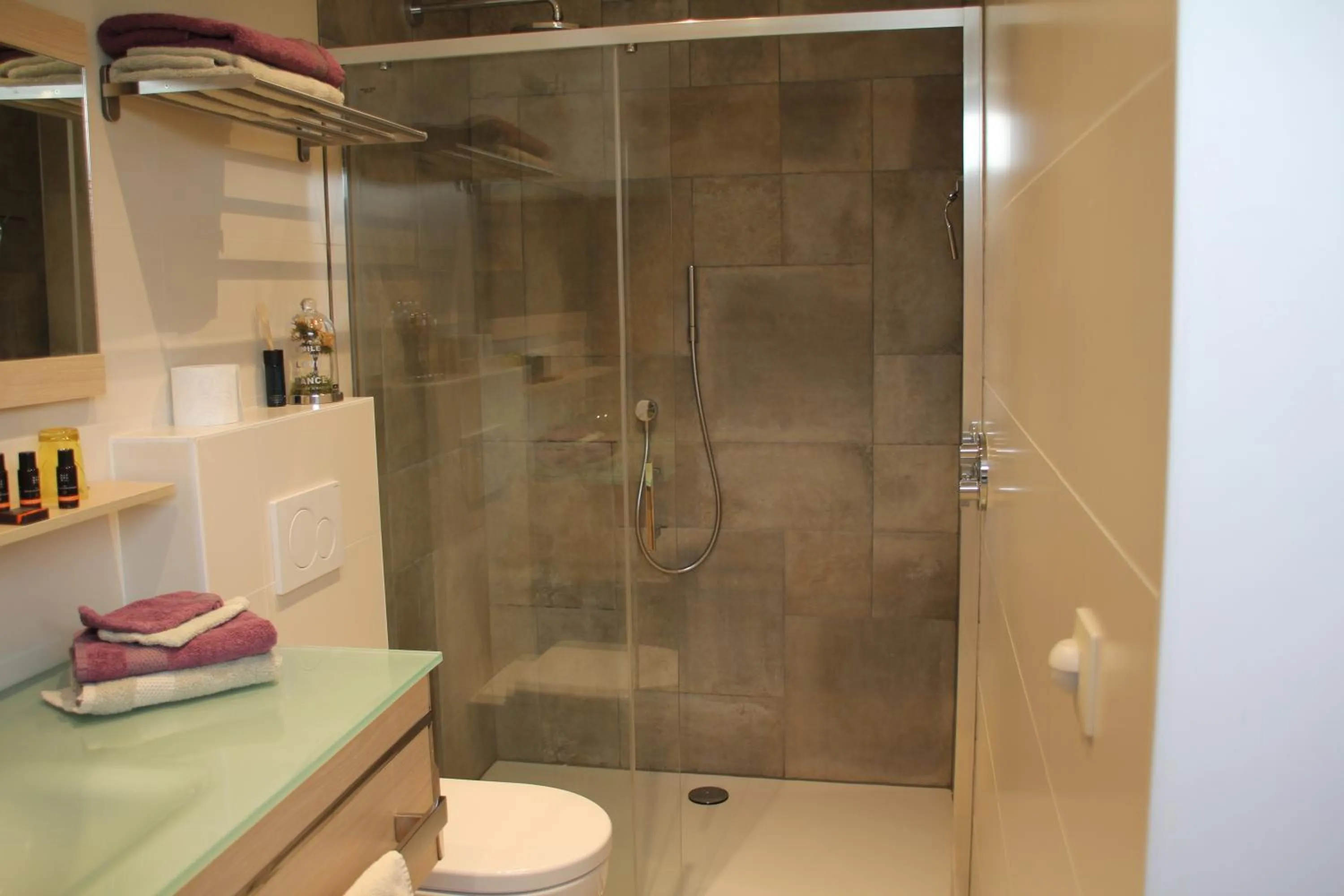 Bathroom in B&B Het KoeKoeKsnest Schelle