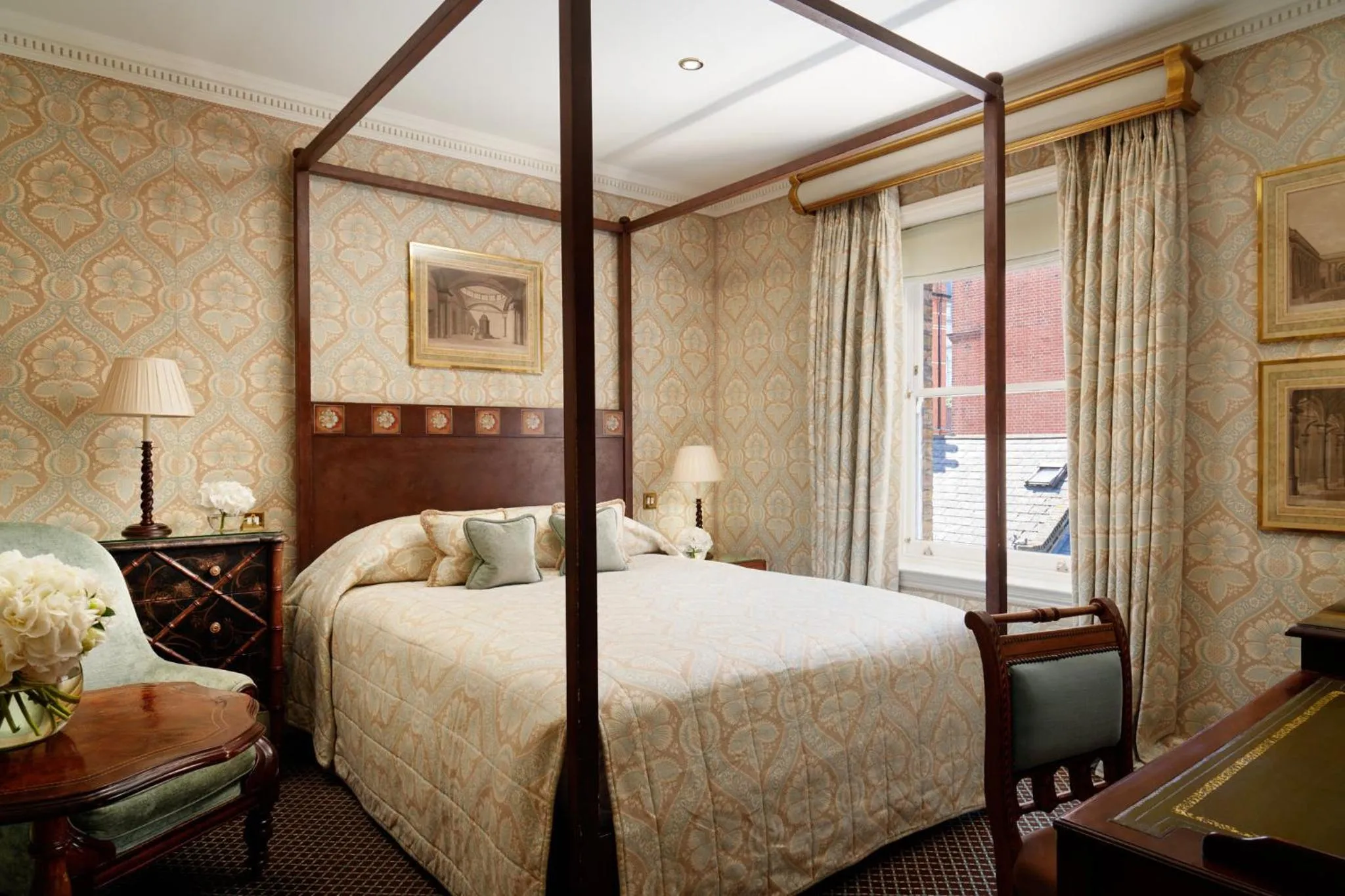 Photo of the whole room, Bed in Egerton House