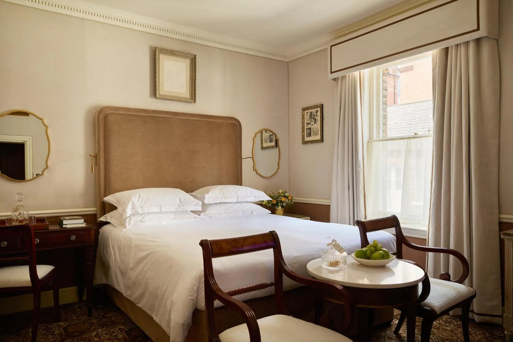 Photo of the whole room, Bed in Egerton House