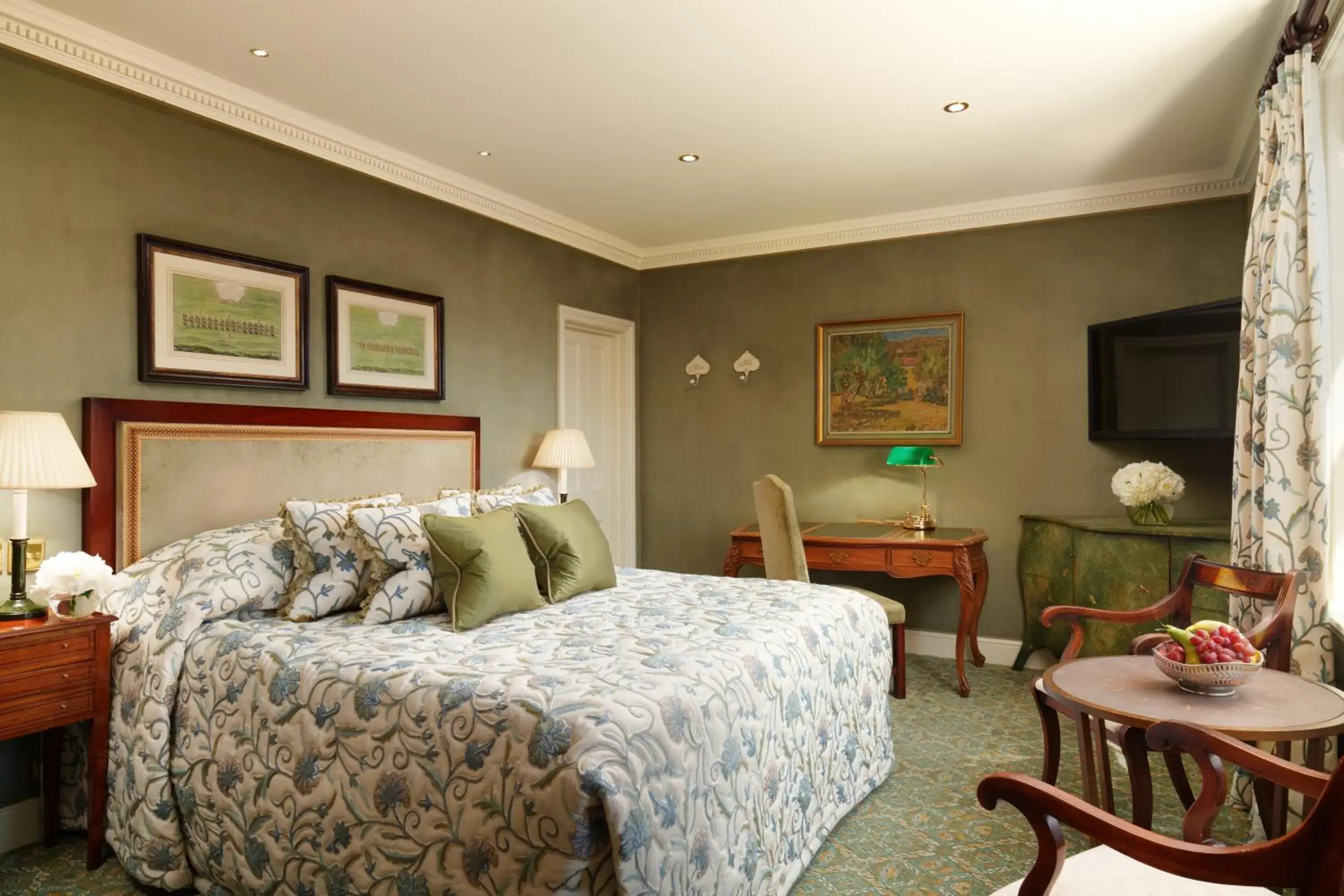 Deluxe King in Egerton House Deluxe King in Egerton House