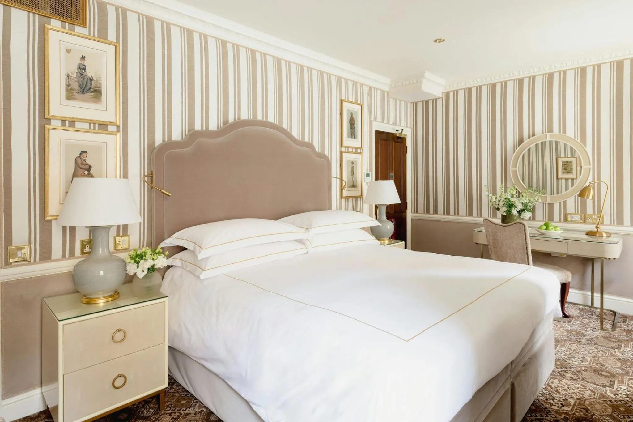 Bedroom, Bed in Egerton House