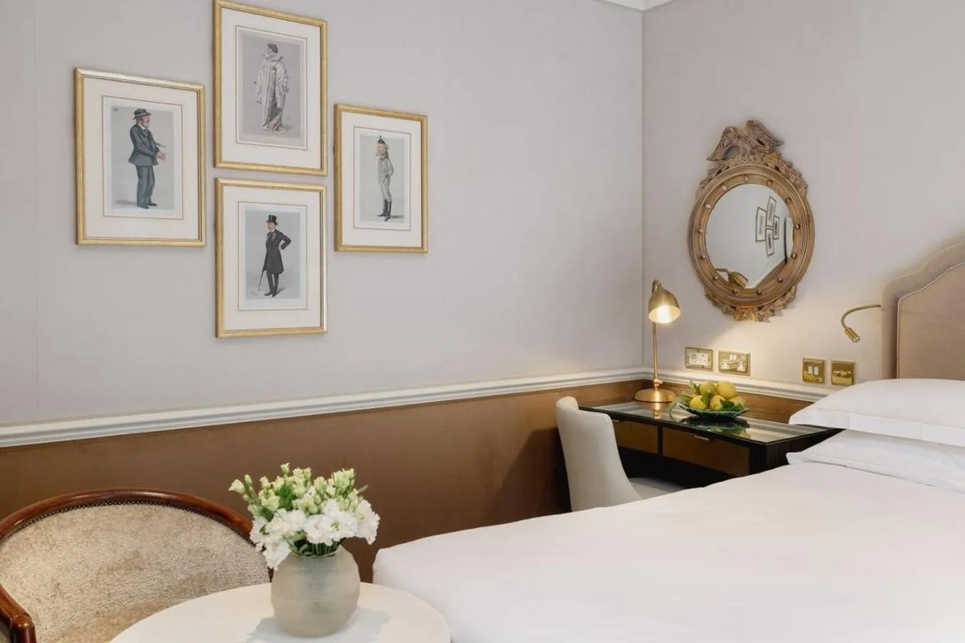 Bedroom, Bed in Egerton House