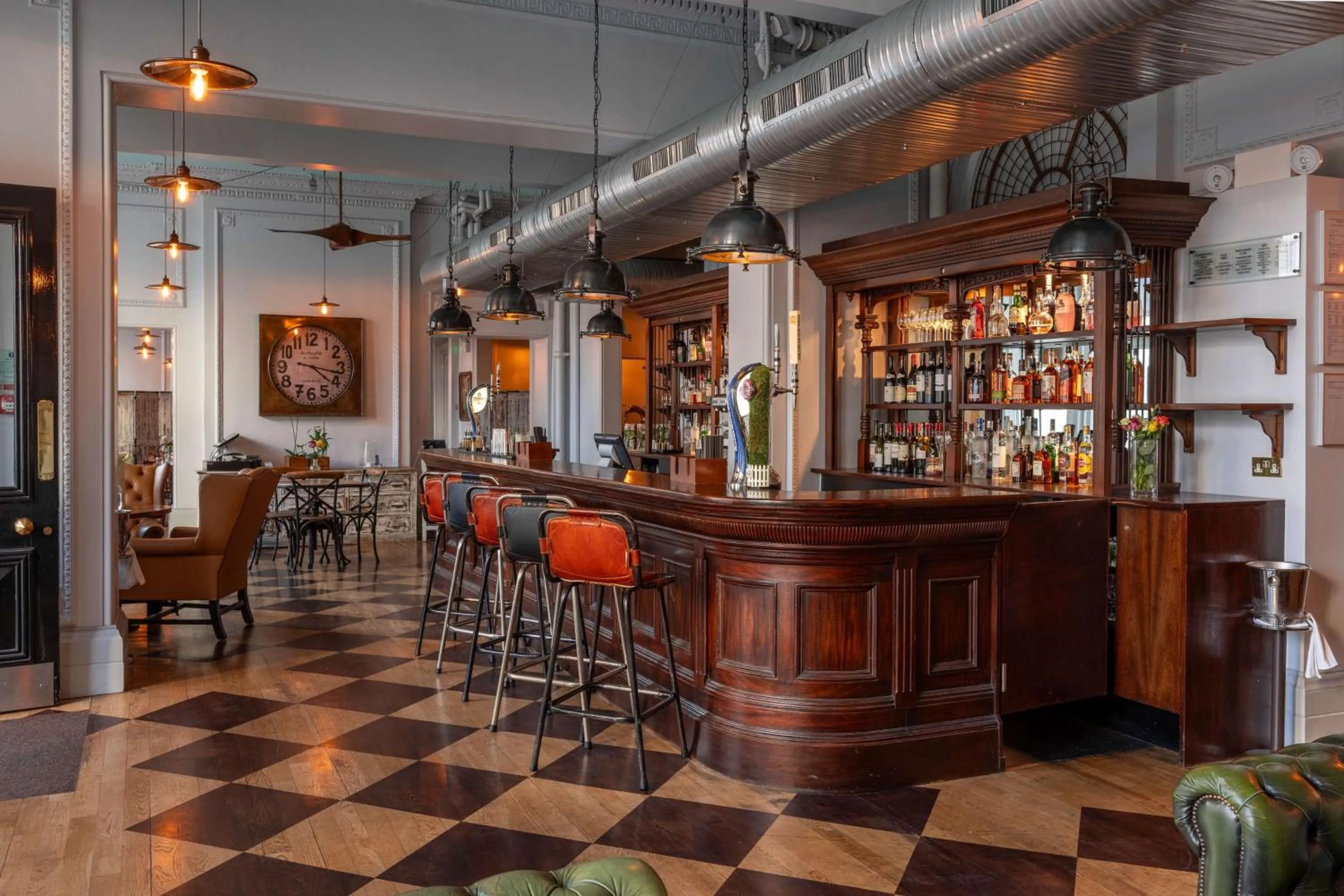 Lounge or bar in Radisson Blu Hotel, London South Kensington