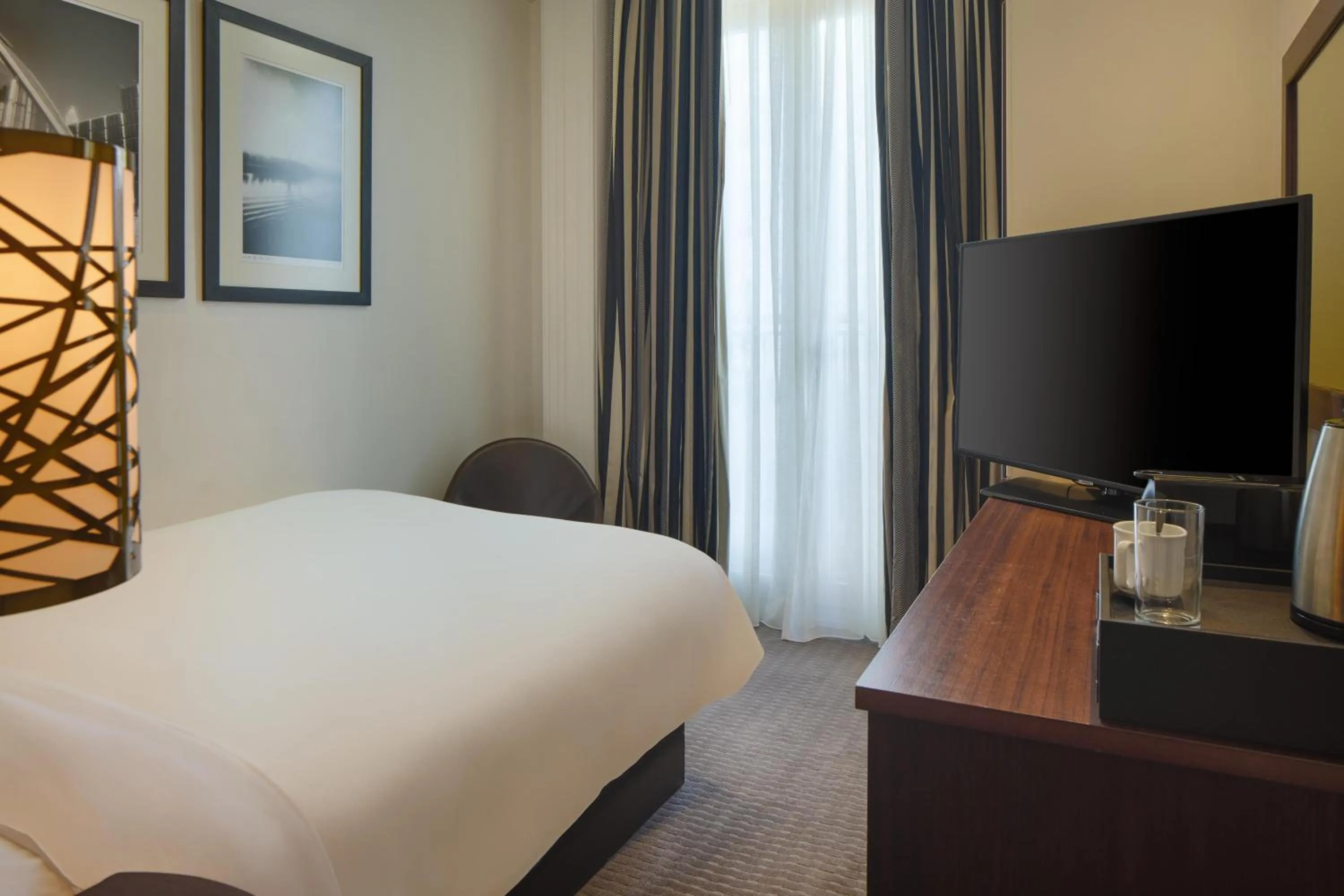 Bedroom, Bed in Radisson Blu Hotel, London South Kensington