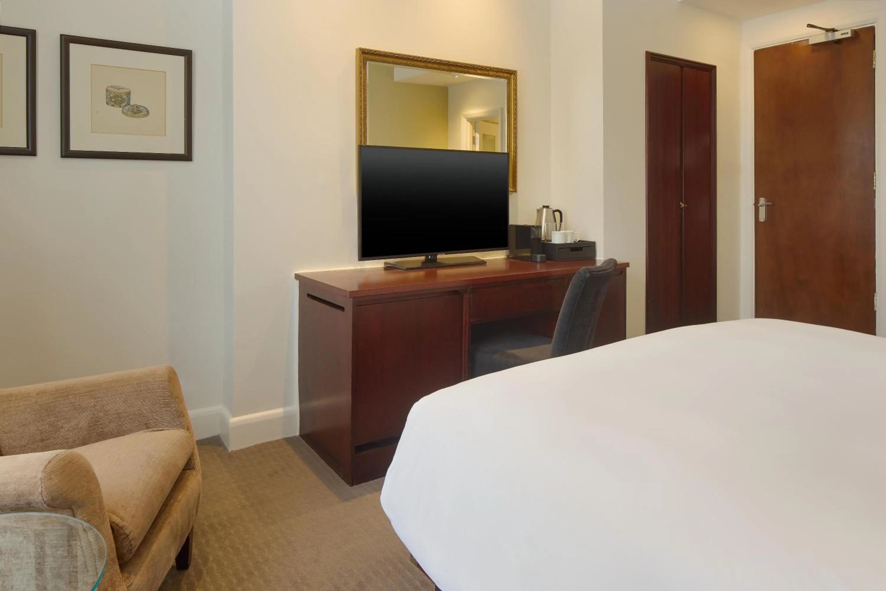 Bedroom, Bed in Radisson Blu Hotel, London South Kensington