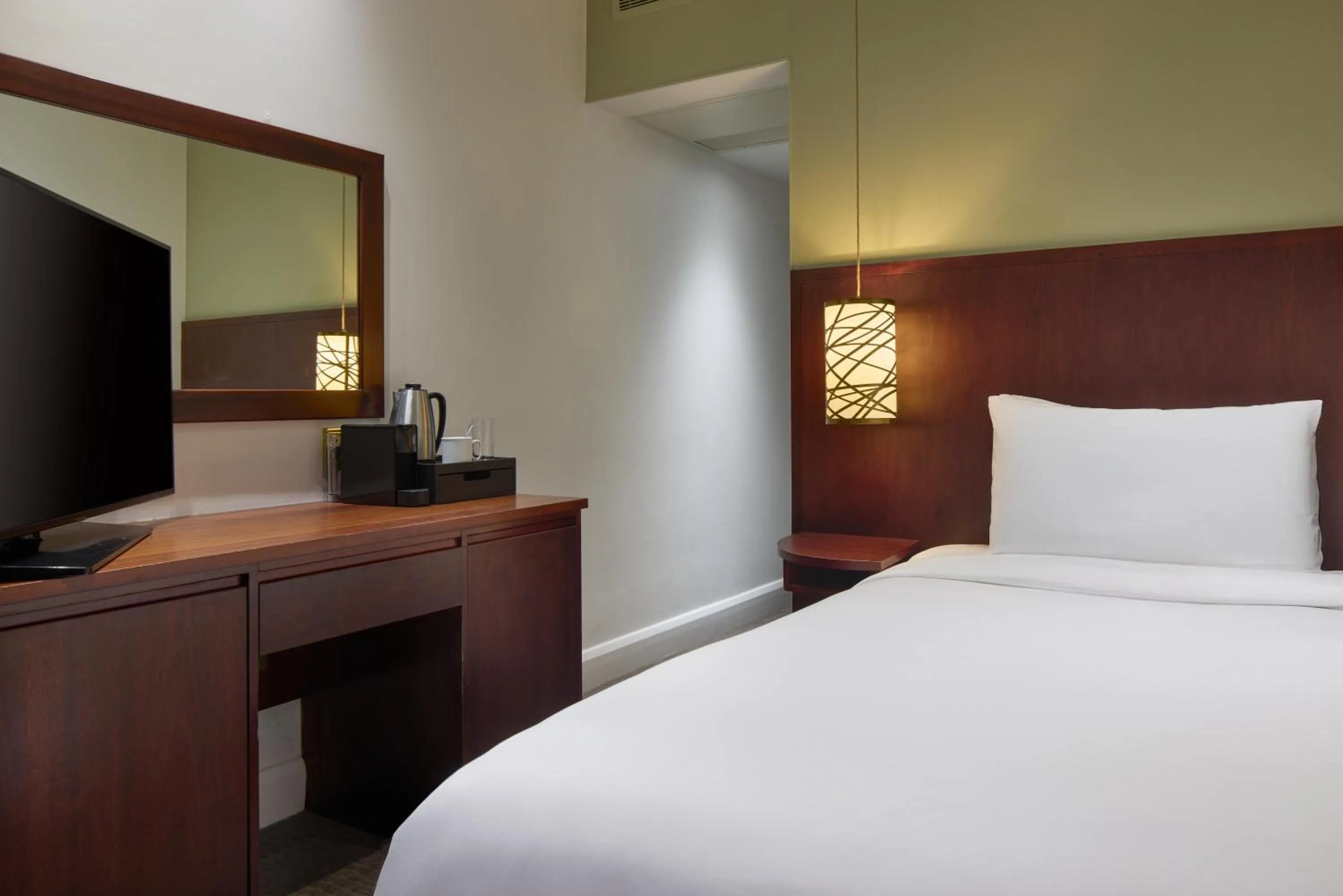 Bedroom, Bed in Radisson Blu Hotel, London South Kensington