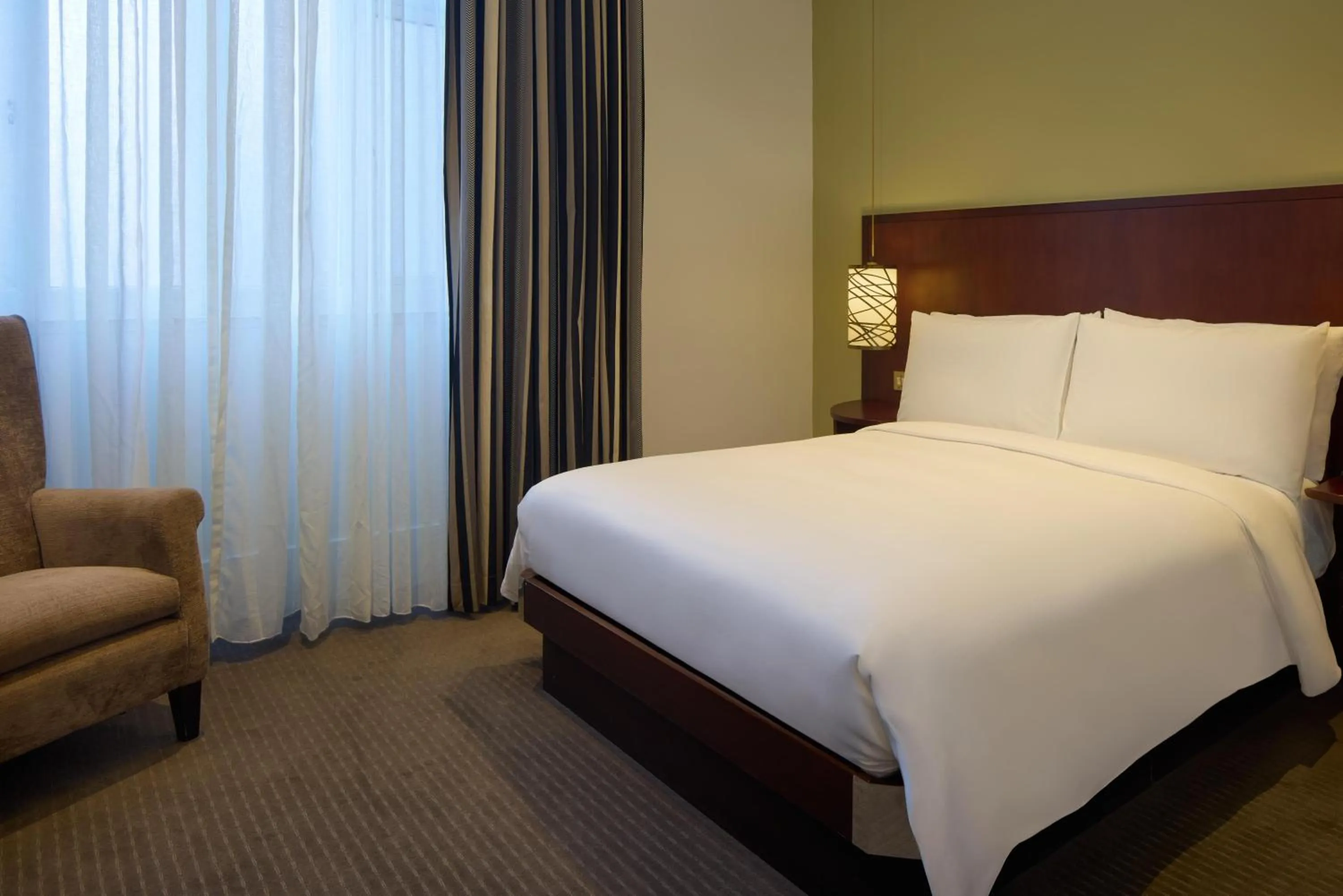 Bedroom, Bed in Radisson Blu Hotel, London South Kensington