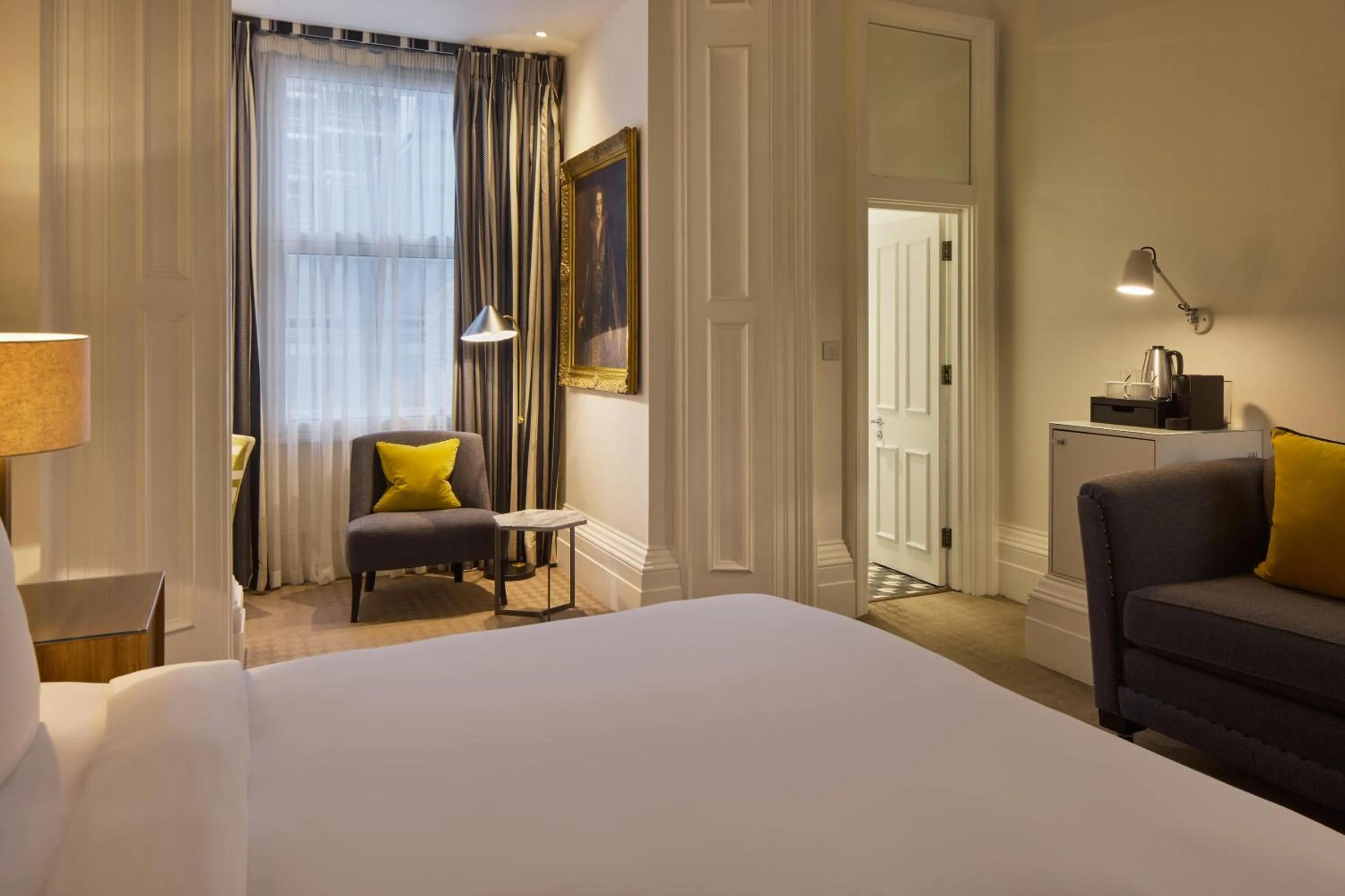 Bedroom, Bed in Radisson Blu Hotel, London South Kensington