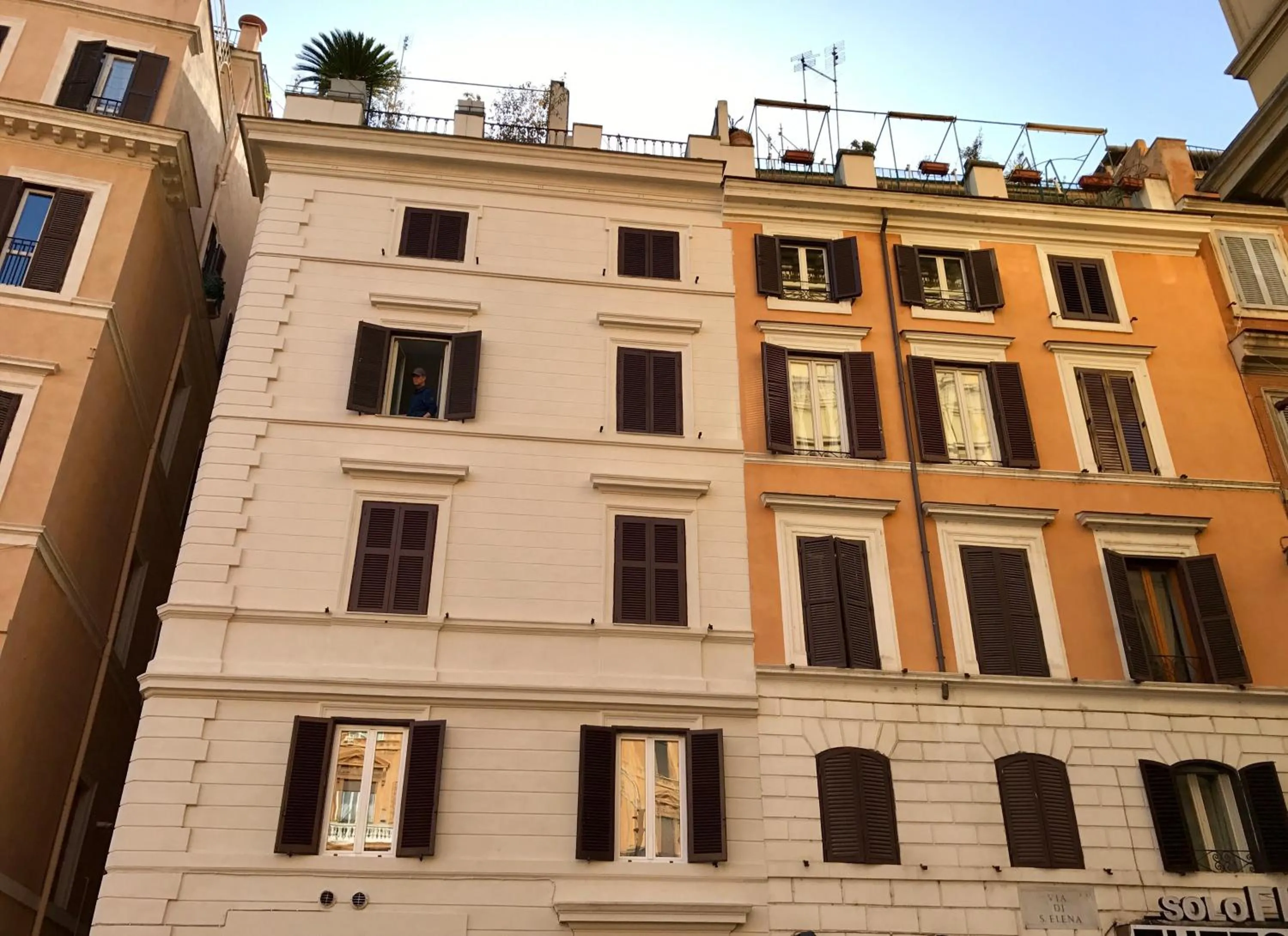 Property building in Apartment Arenula